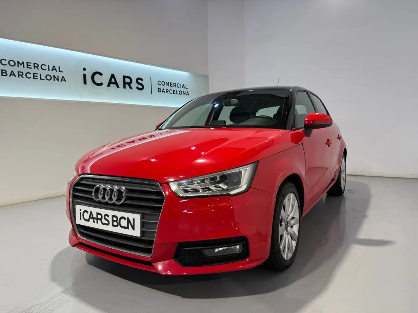 Audi A1 Sportback 1.6TDI Adrenalin Rouge - 1