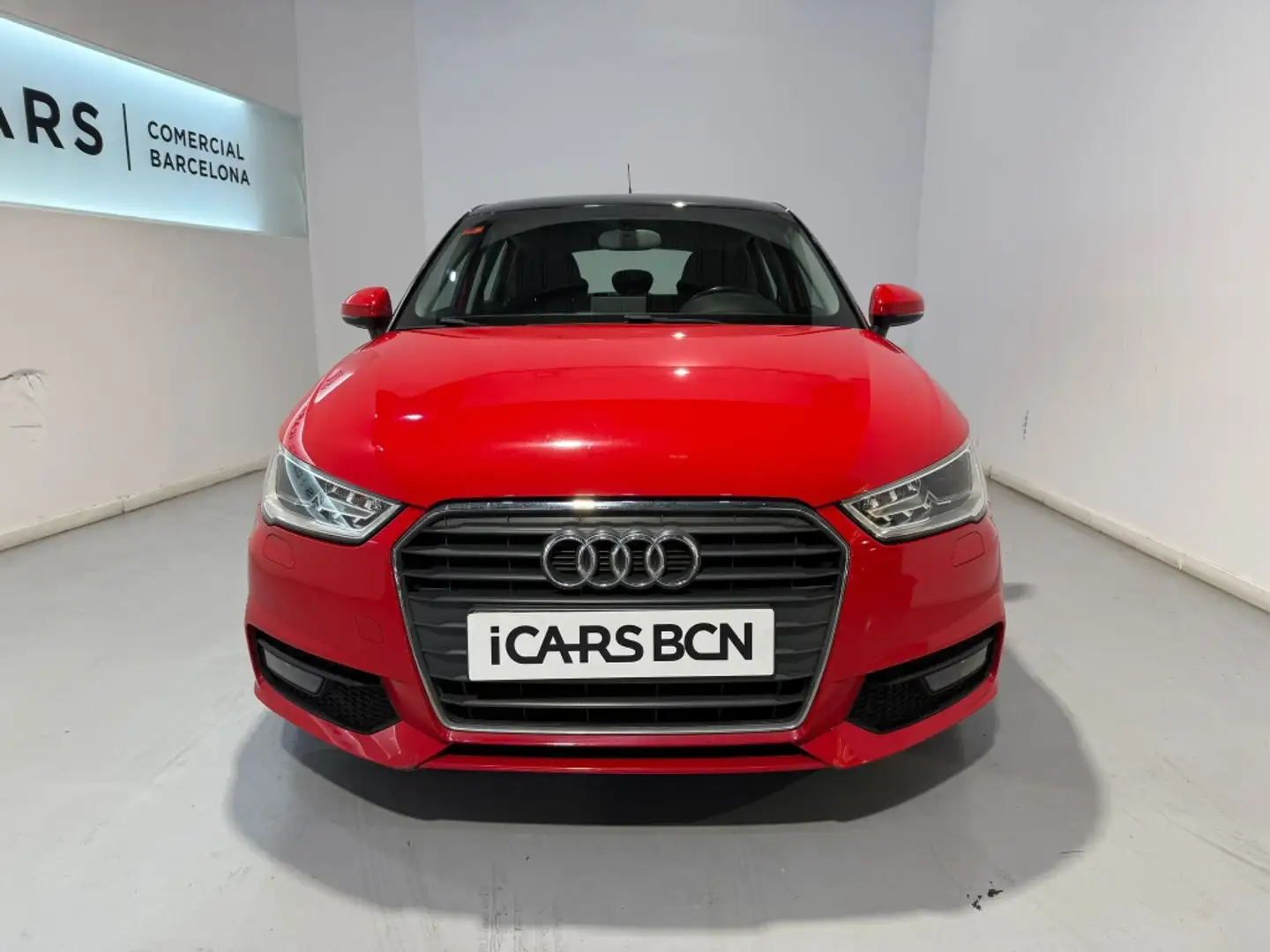 Audi A1 Sportback 1.6TDI Adrenalin Rouge - 2