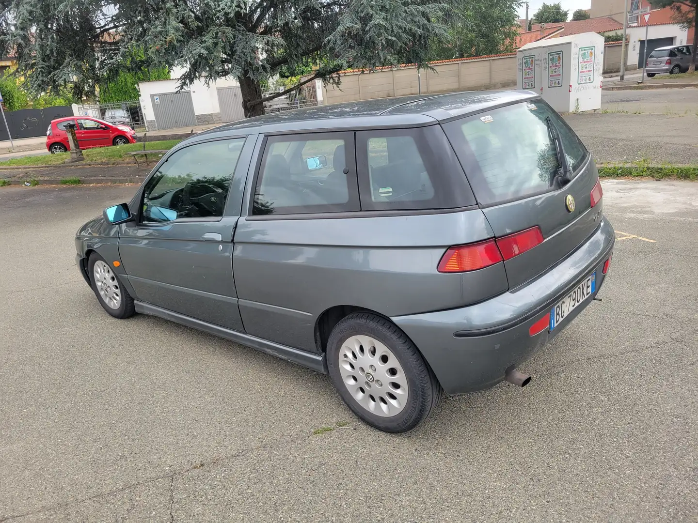 Alfa Romeo 145 145 1.9 jtd Vert - 2