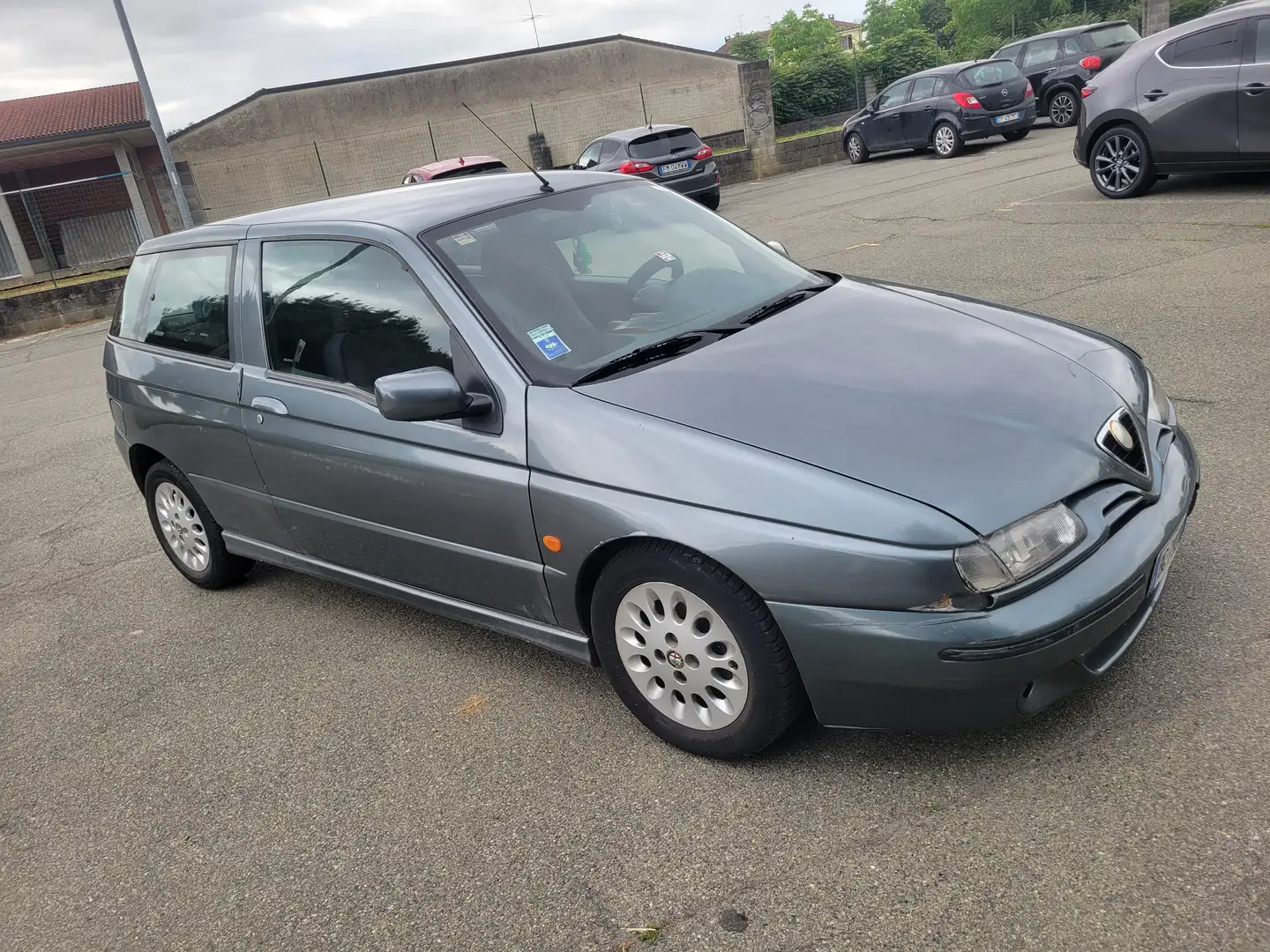 Alfa Romeo 145 145 1.9 jtd Vert - 1