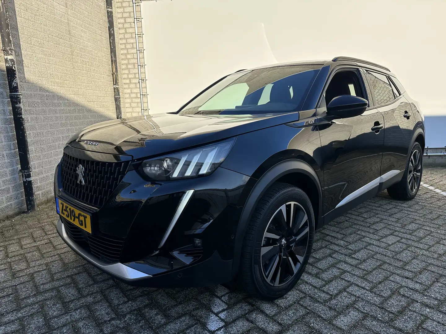 Peugeot 2008 1.2 PureTech GT Pack 155pk | Achteruitrijcamera | Noir - 2