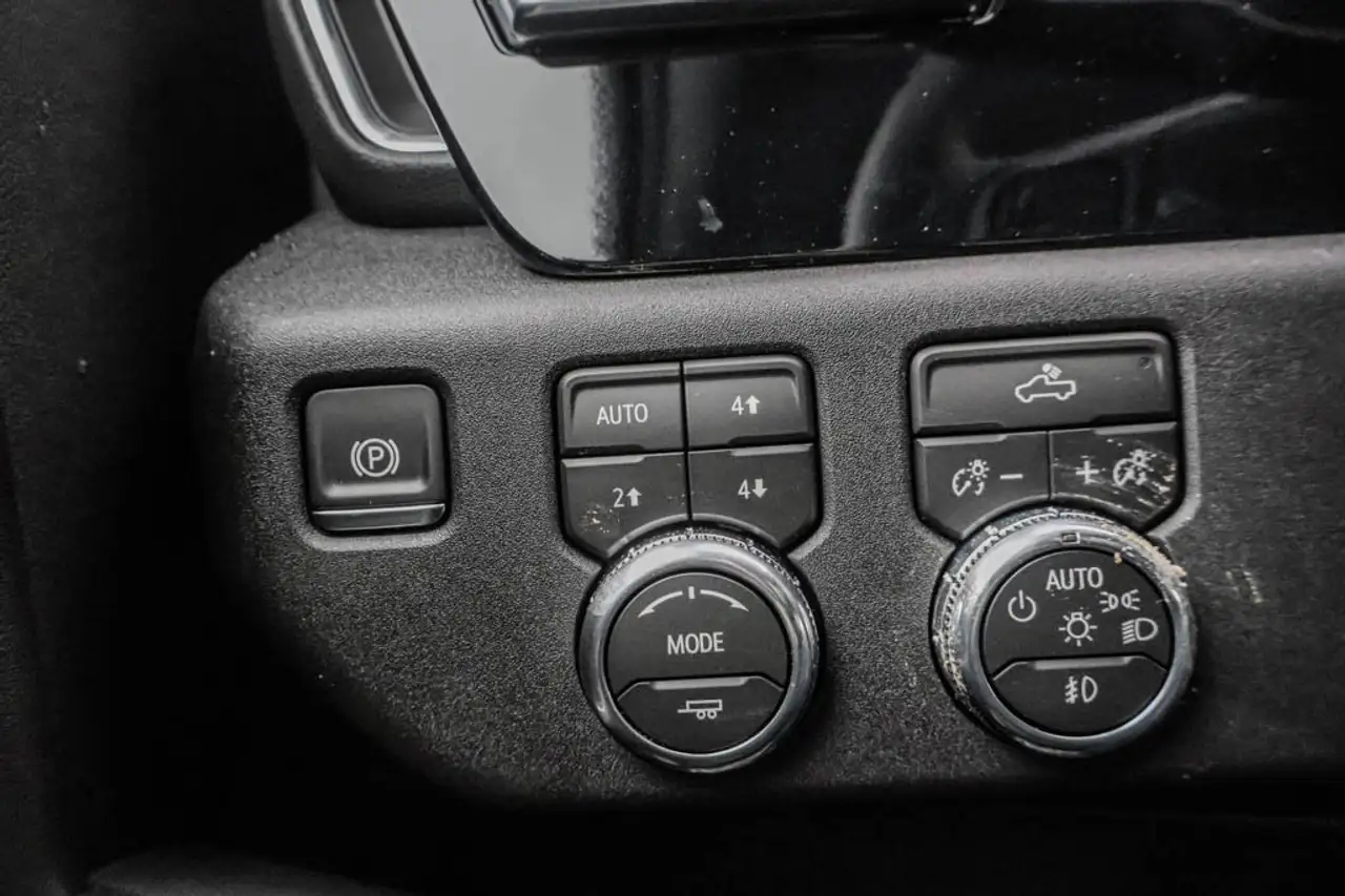 GMC Sierra 2500HD снимка GMC Sierra 2500HD
