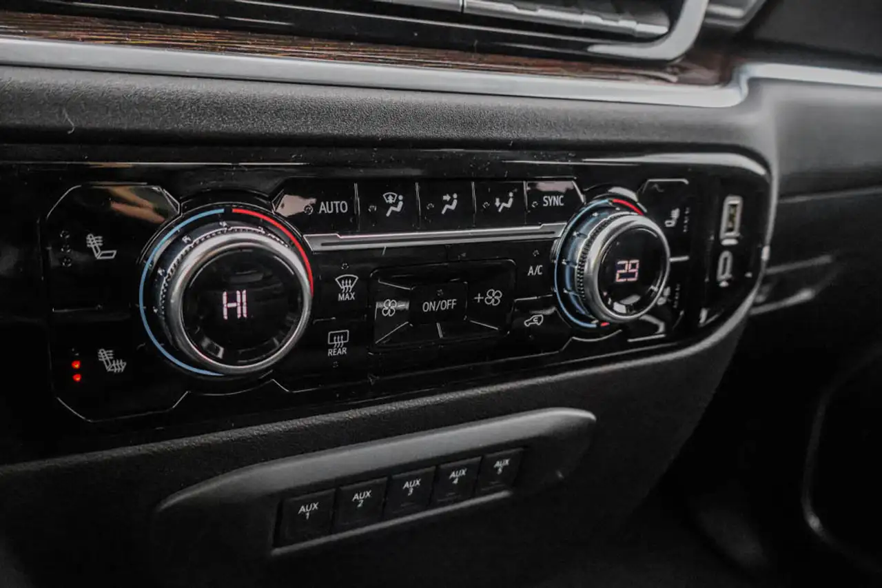 GMC Sierra 2500HD снимка GMC Sierra 2500HD
