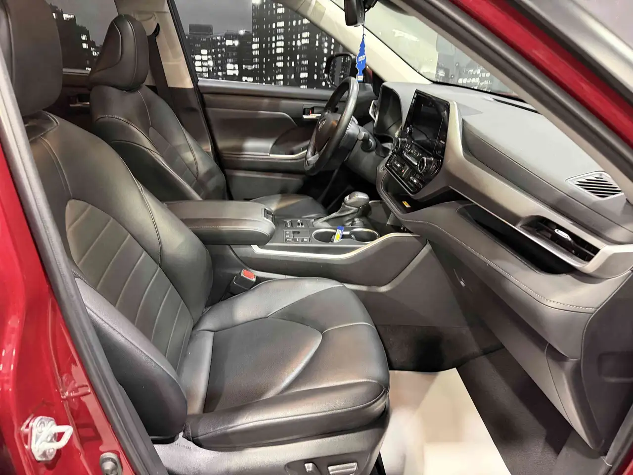 Toyota Highlander снимка Toyota Highlander