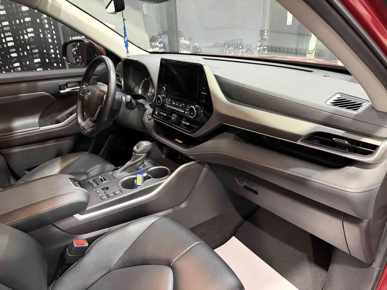Toyota Highlander снимка Toyota Highlander