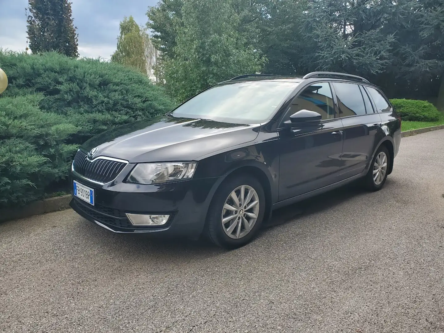 Skoda Octavia Octavia III 2015 Wagon 2.0tdi Executive 4x4 Euro6b Nero - 1
