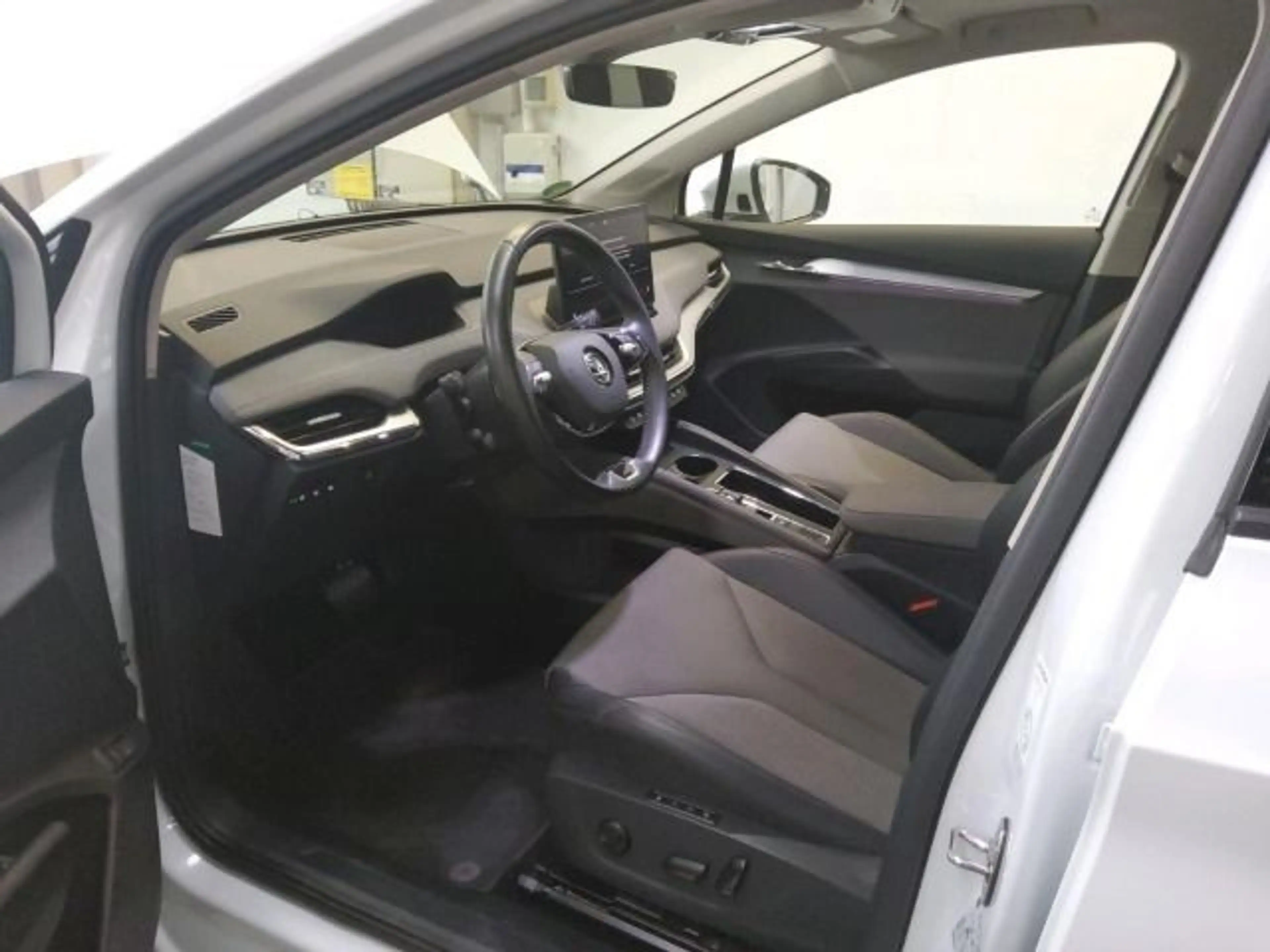 Skoda Enyaq iV 60 LOFT MATRIX+NAVI+AHK+PANO+ACC+4xSHZ — photo 4