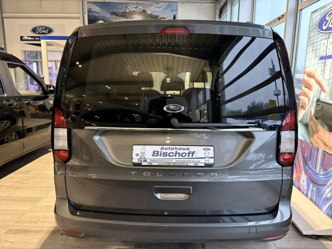 Ford Tourneo Connect 2.0 EcoBlue Aut. TITANIUM (SK) 3