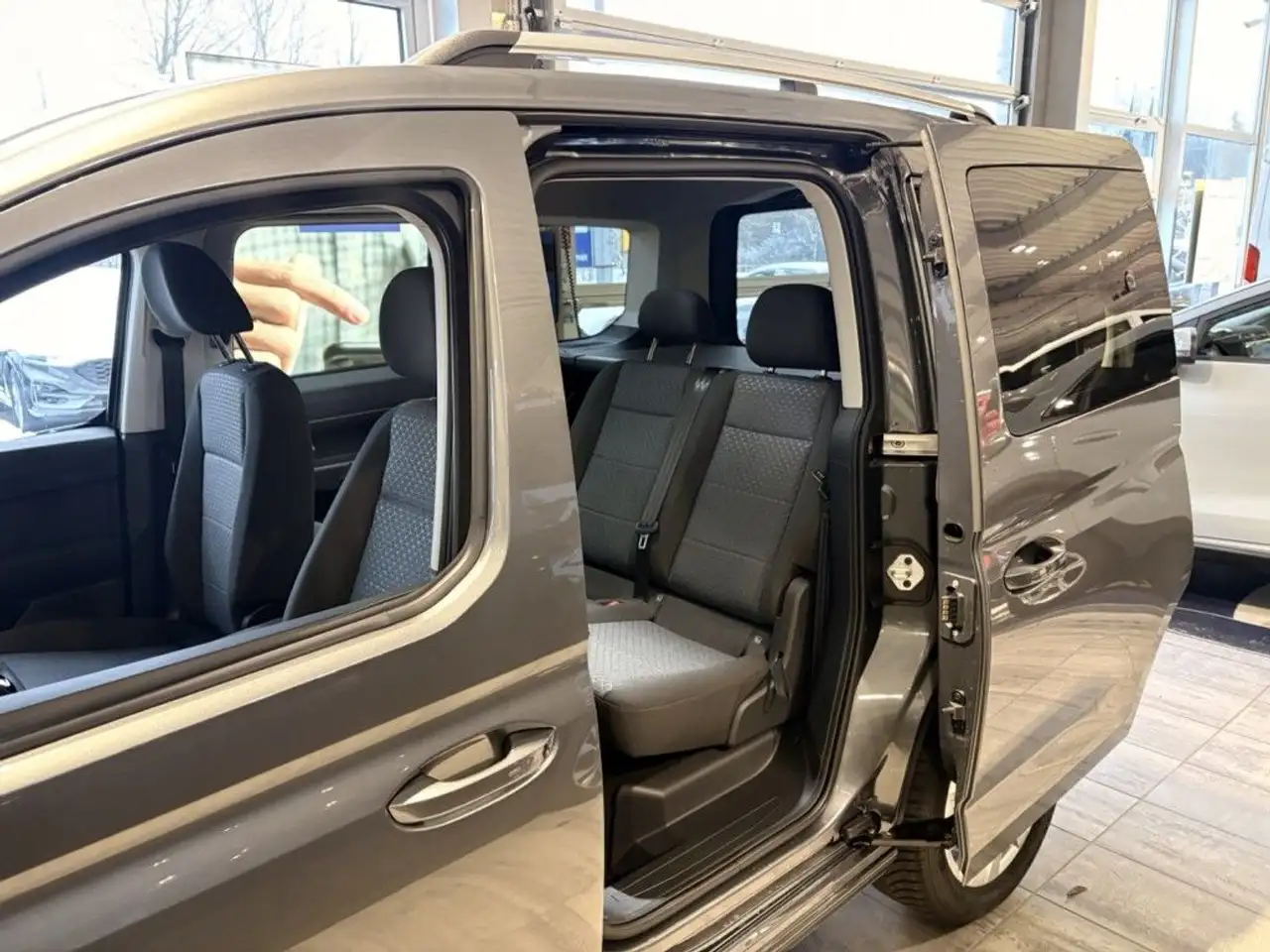 Ford Tourneo Connect 2.0 EcoBlue Aut. TITANIUM (SK) 8