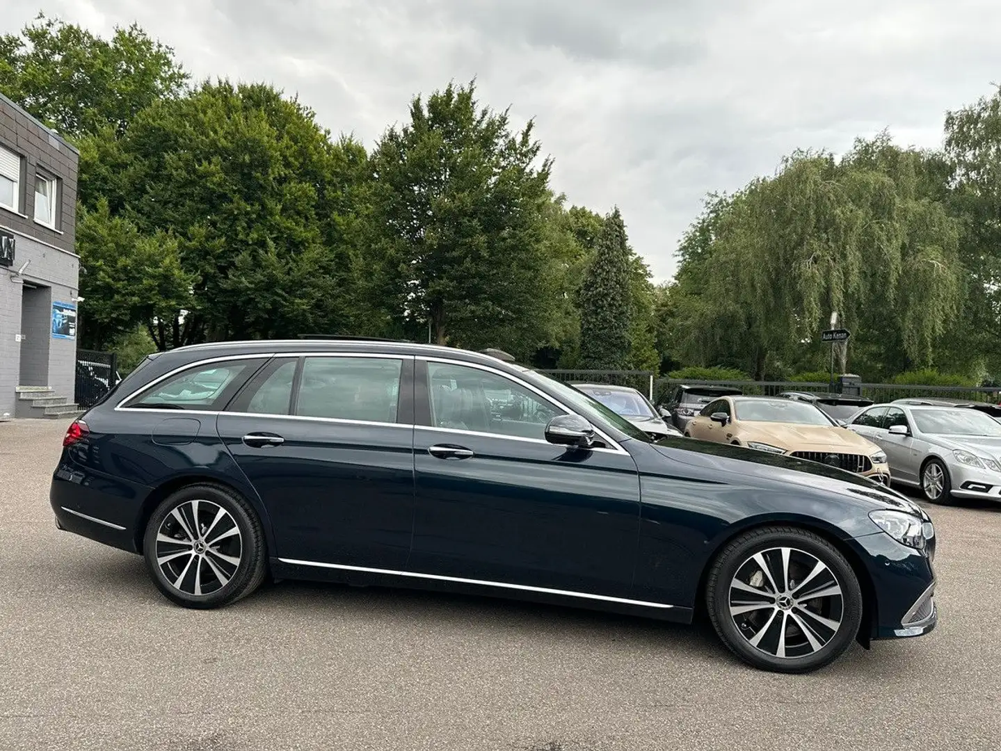 Mercedes-Benz E 400 d T 4M Exclusive DTR/HUD/PANO/STHZ/AHK/MBUX Grün - 2
