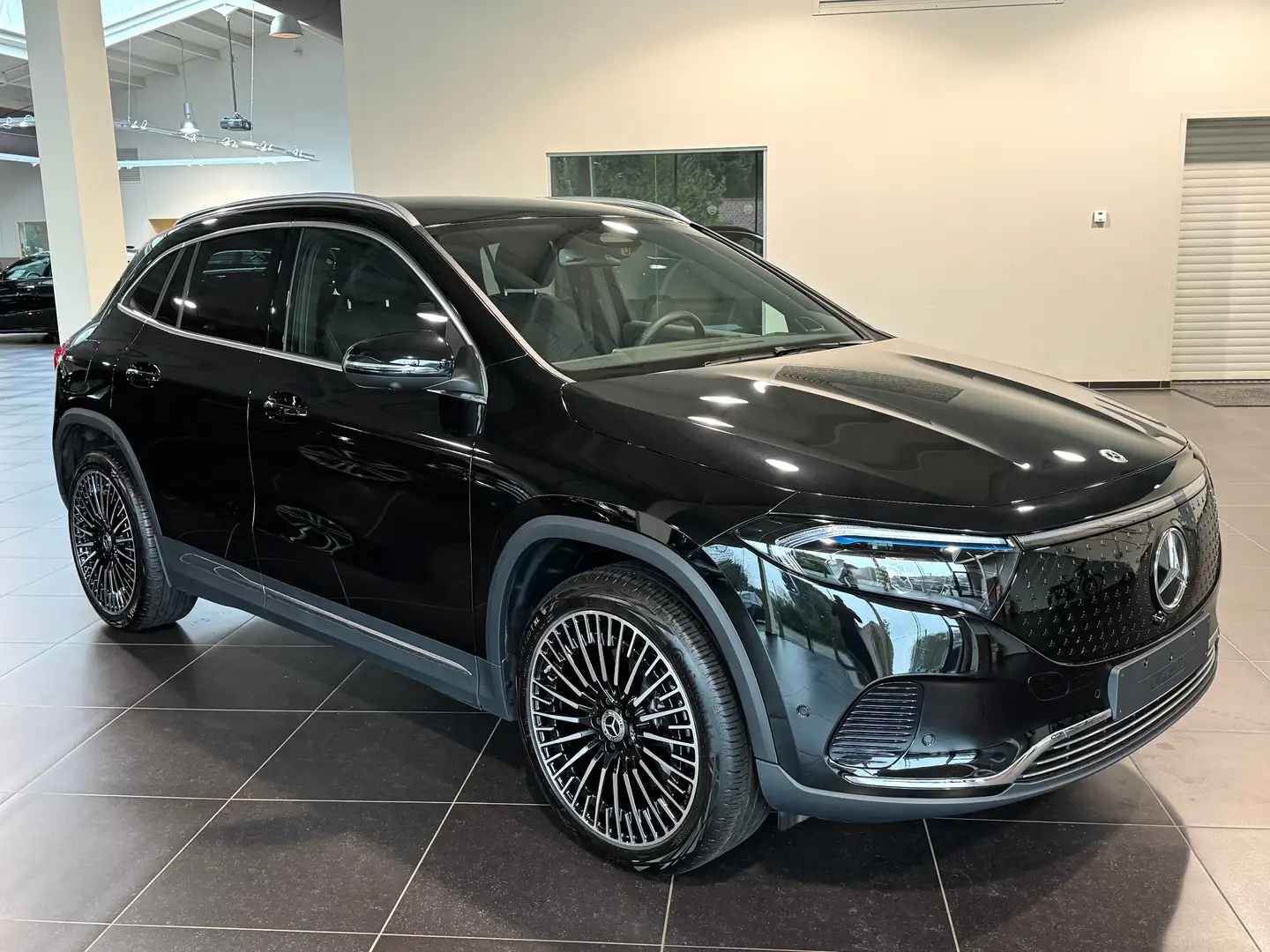 Mercedes-Benz EQA 300 4M Progressive Burmester Sound, 360 Camera, ACC, 2 Zwart - 2