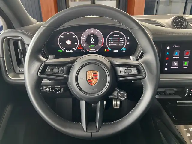 Porsche Cayenne view 9