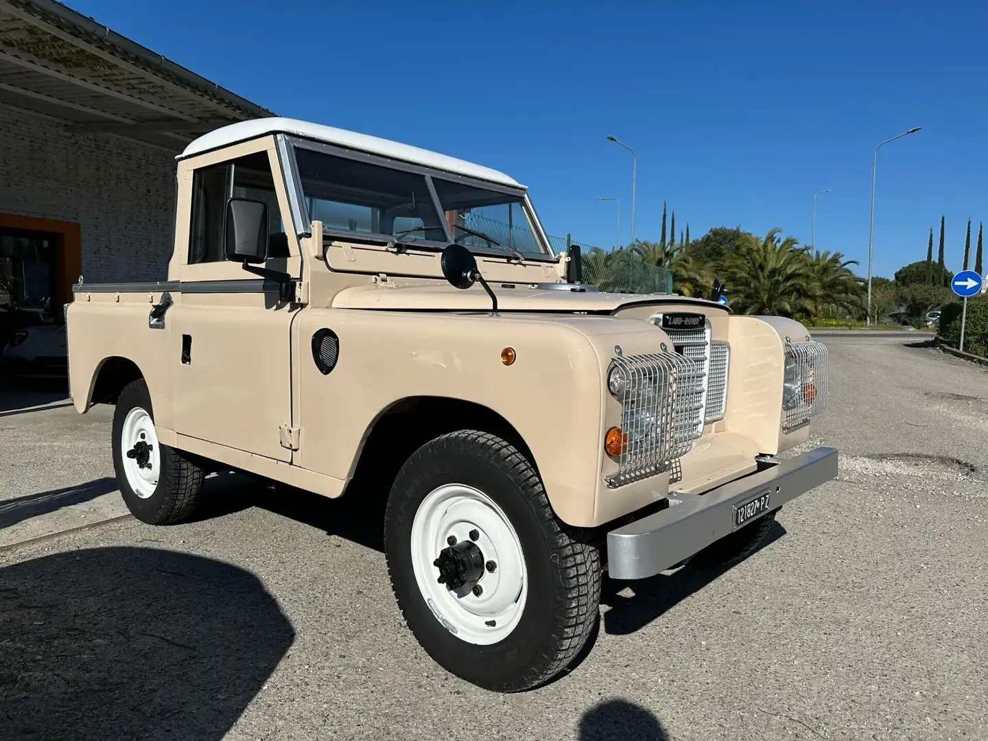 Land Rover LAND ROVER 88 totalmente restaurato Beige - 1
