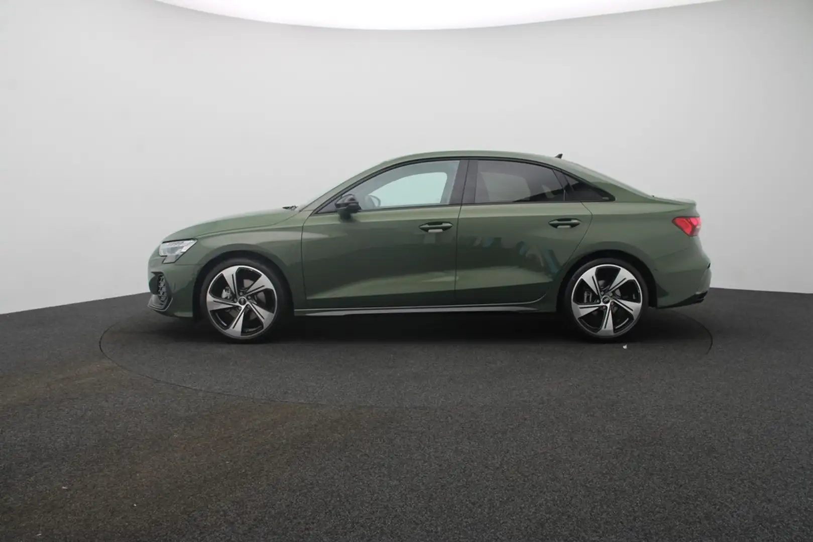Audi A3 Lim. 35 TFSI S line Matrix Navi SONOS HuD Vert - 2