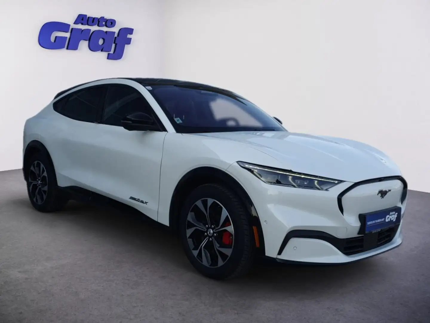 Ford Mustang Mach-E Elektro 99kWh Extended Range AWD Premium Weiß - 2