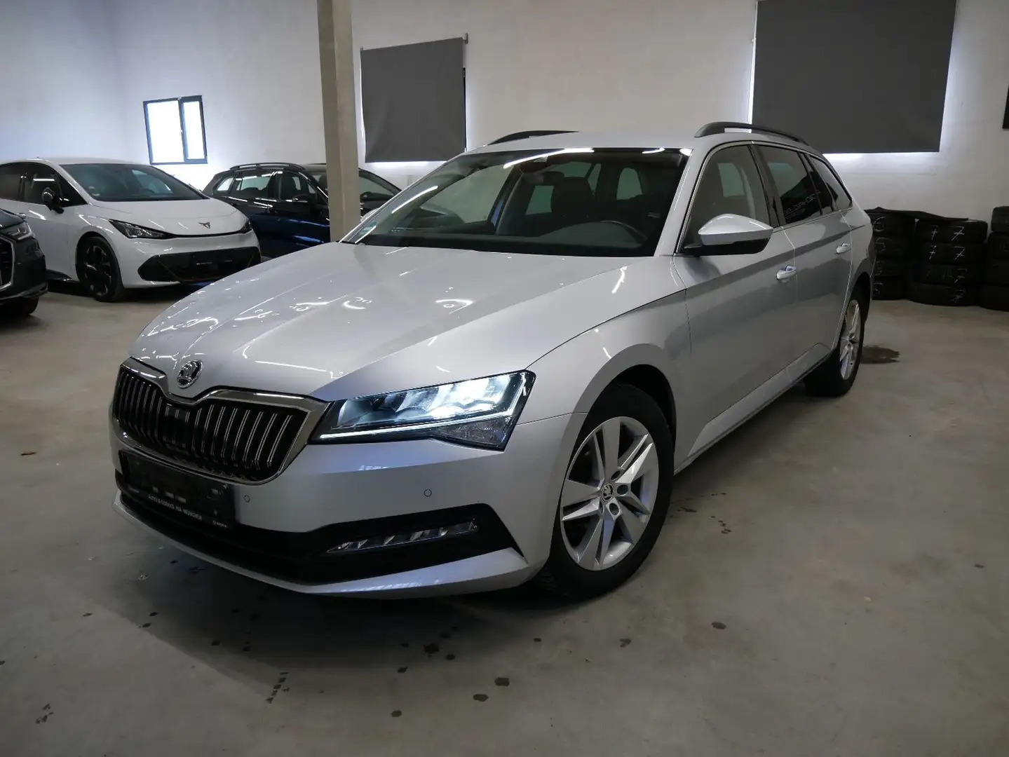 Skoda Superb Combi Ambition 2.0 TDI 147kW STANDHEIZUNG Ezüst - 2