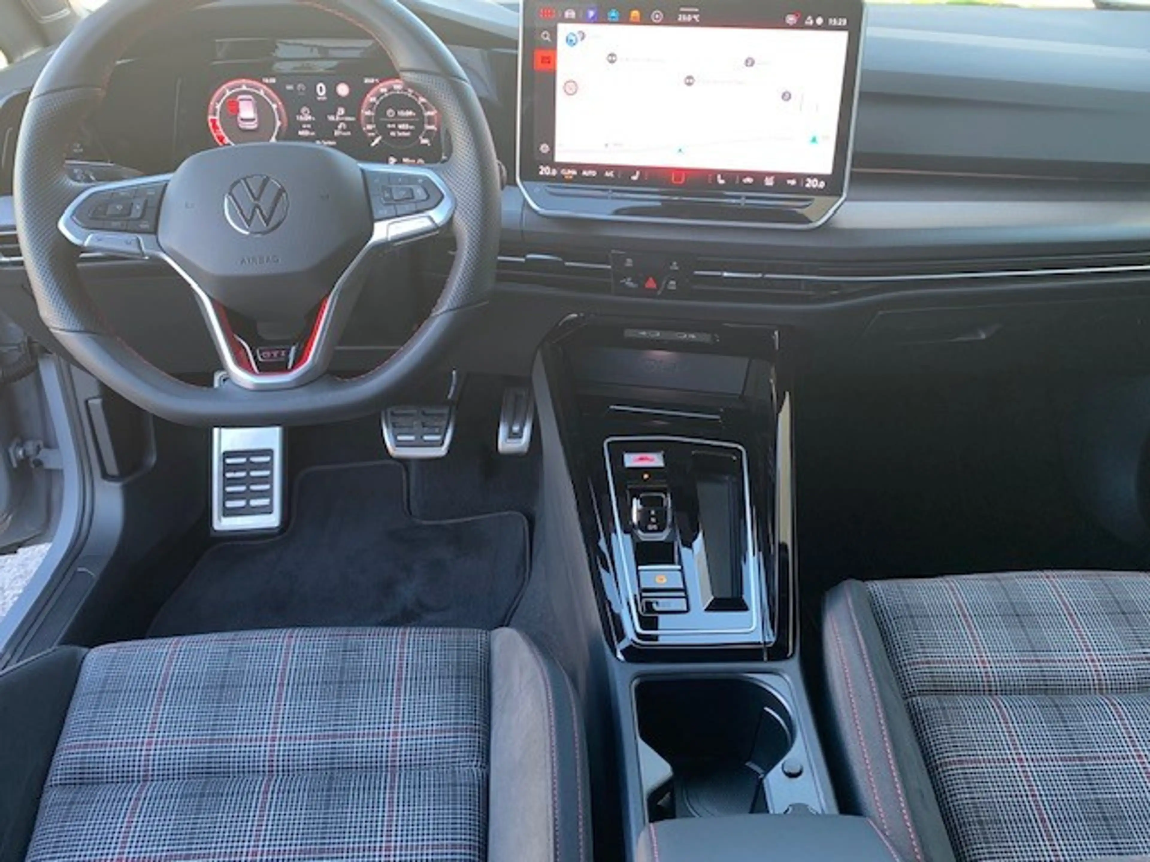 Volkswagen Golf GTI BLACK STYLE 2.0TSI 265CV DSG7 — photo 3