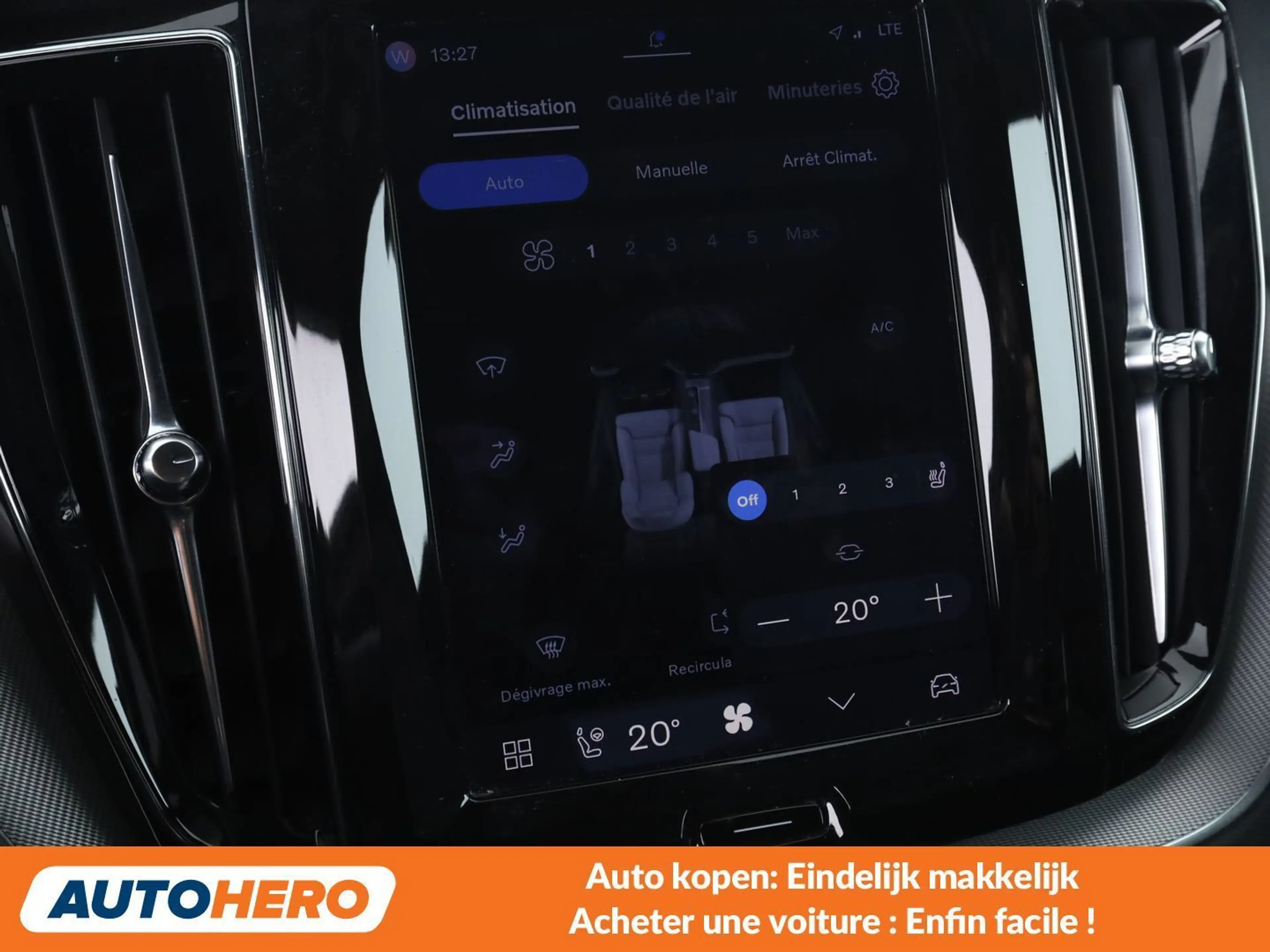 Volvo XC60 2.0 B4 Mild-Hybrid Plus Dark 2WD — photo 12