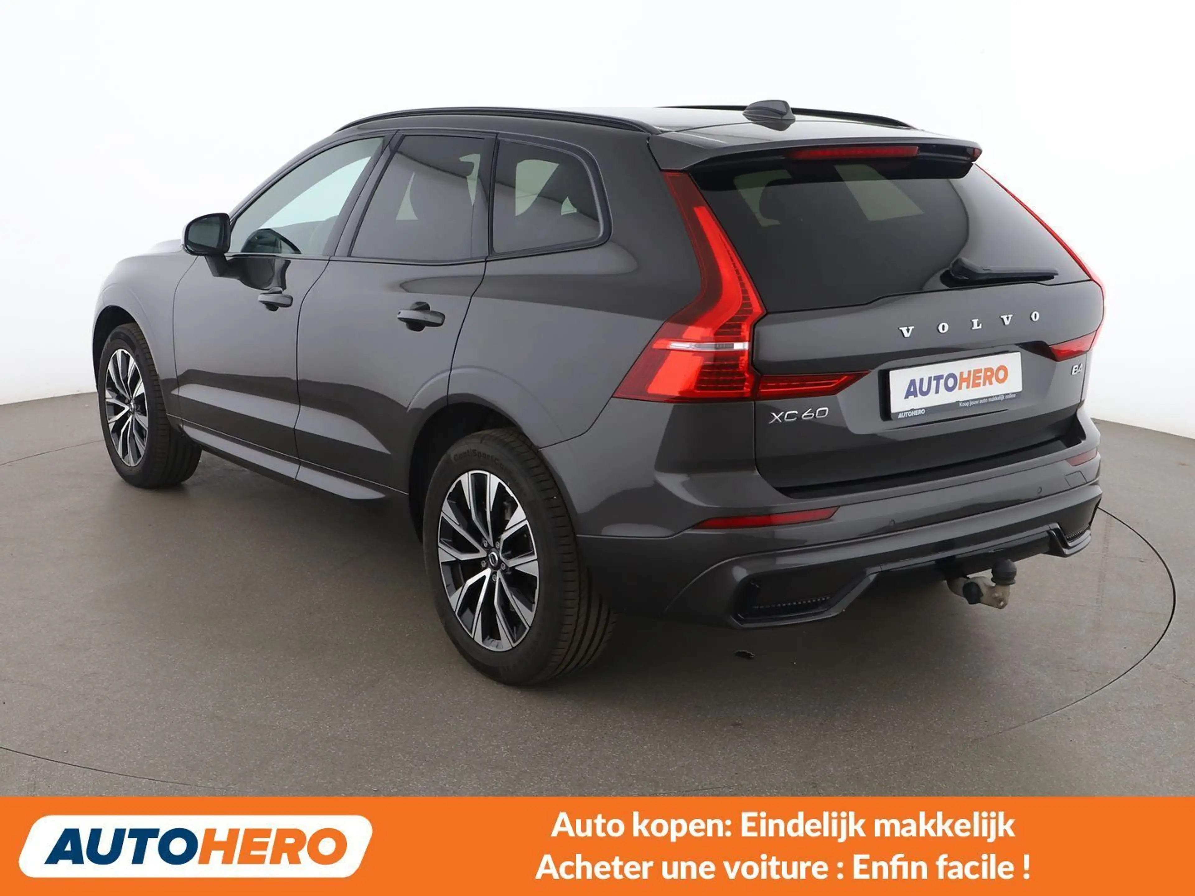Volvo XC60 2.0 B4 Mild-Hybrid Plus Dark 2WD — photo 4
