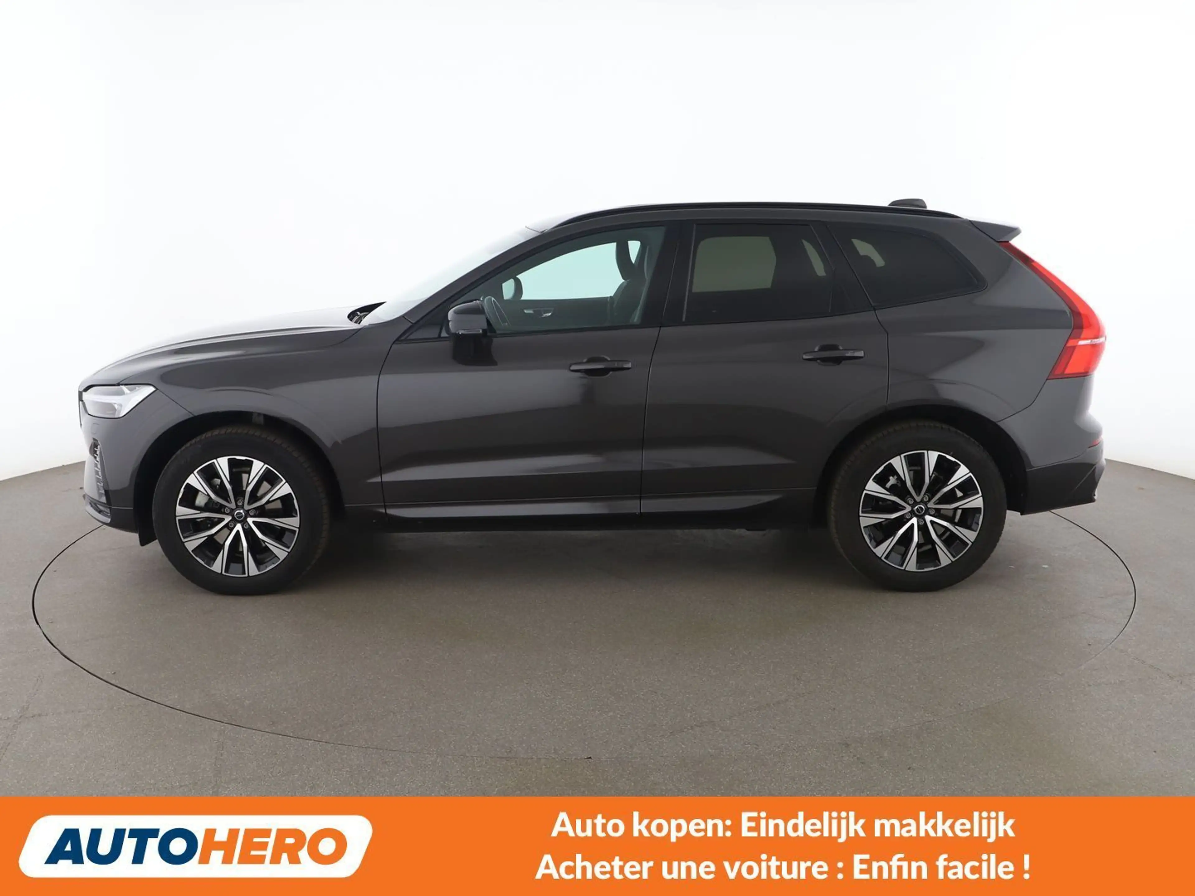 Volvo XC60 2.0 B4 Mild-Hybrid Plus Dark 2WD — photo 3