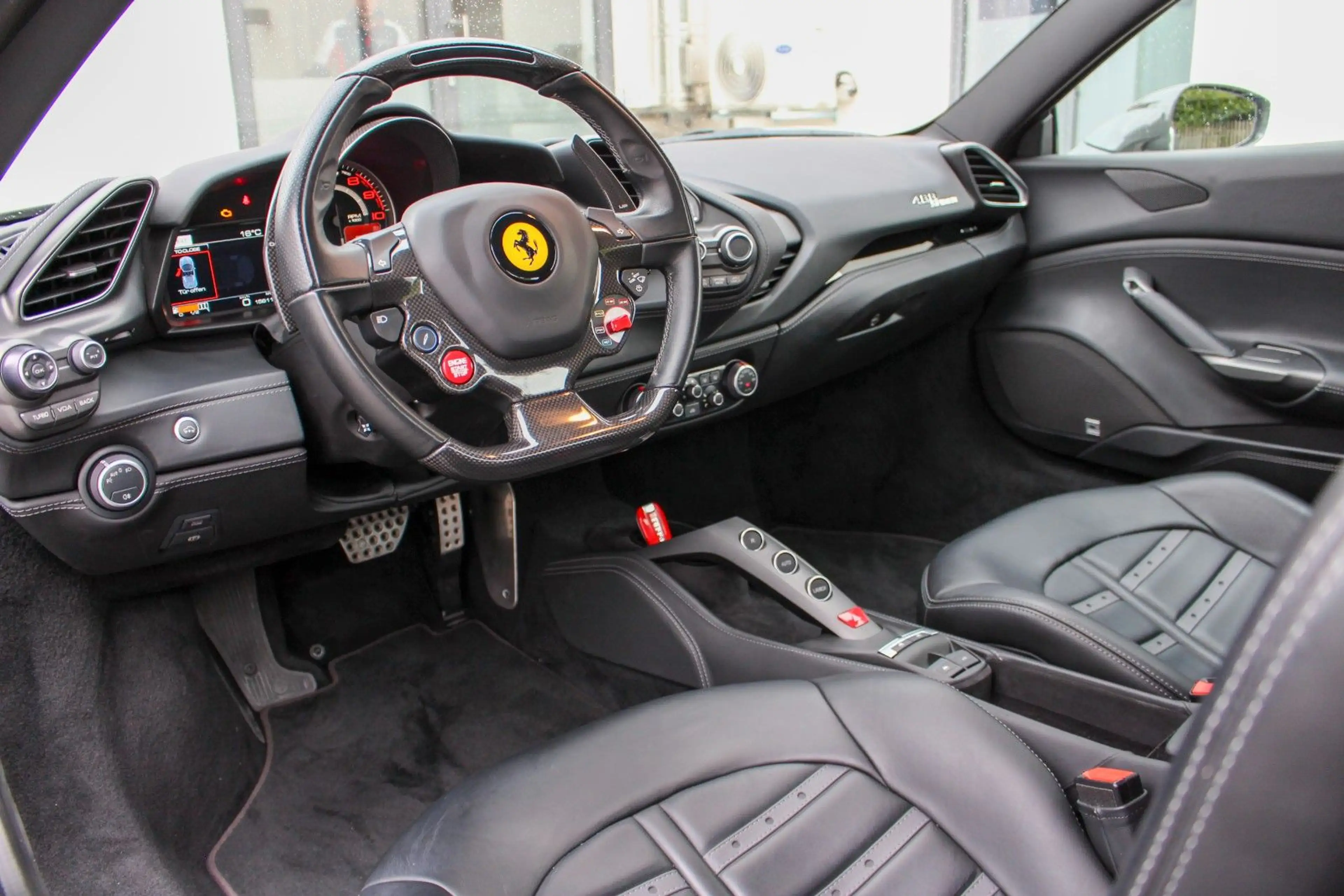 Ferrari 488 / LIFT / DAYTONA / LED LENKRAD / GARA — photo 12