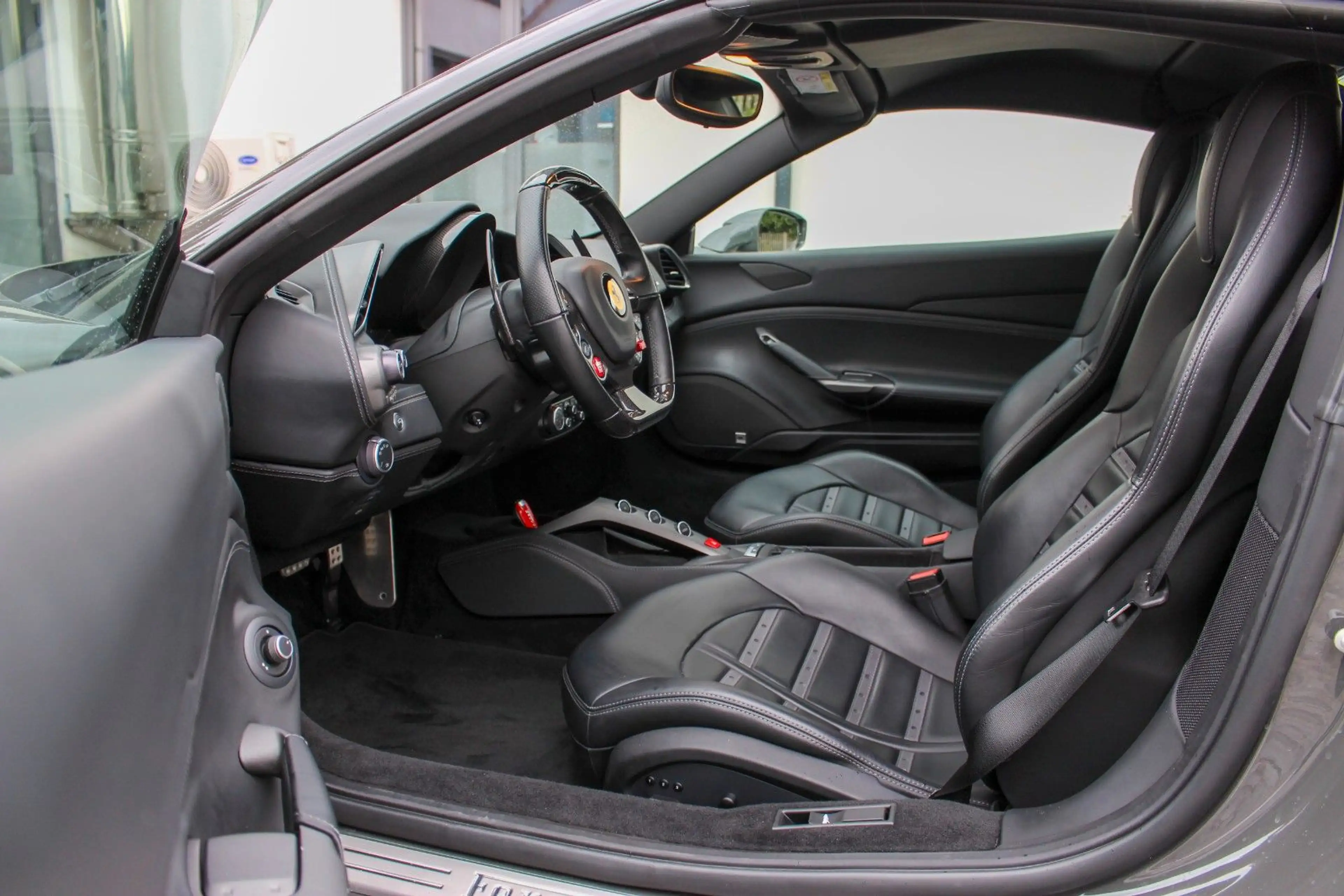 Ferrari 488 / LIFT / DAYTONA / LED LENKRAD / GARA — photo 10