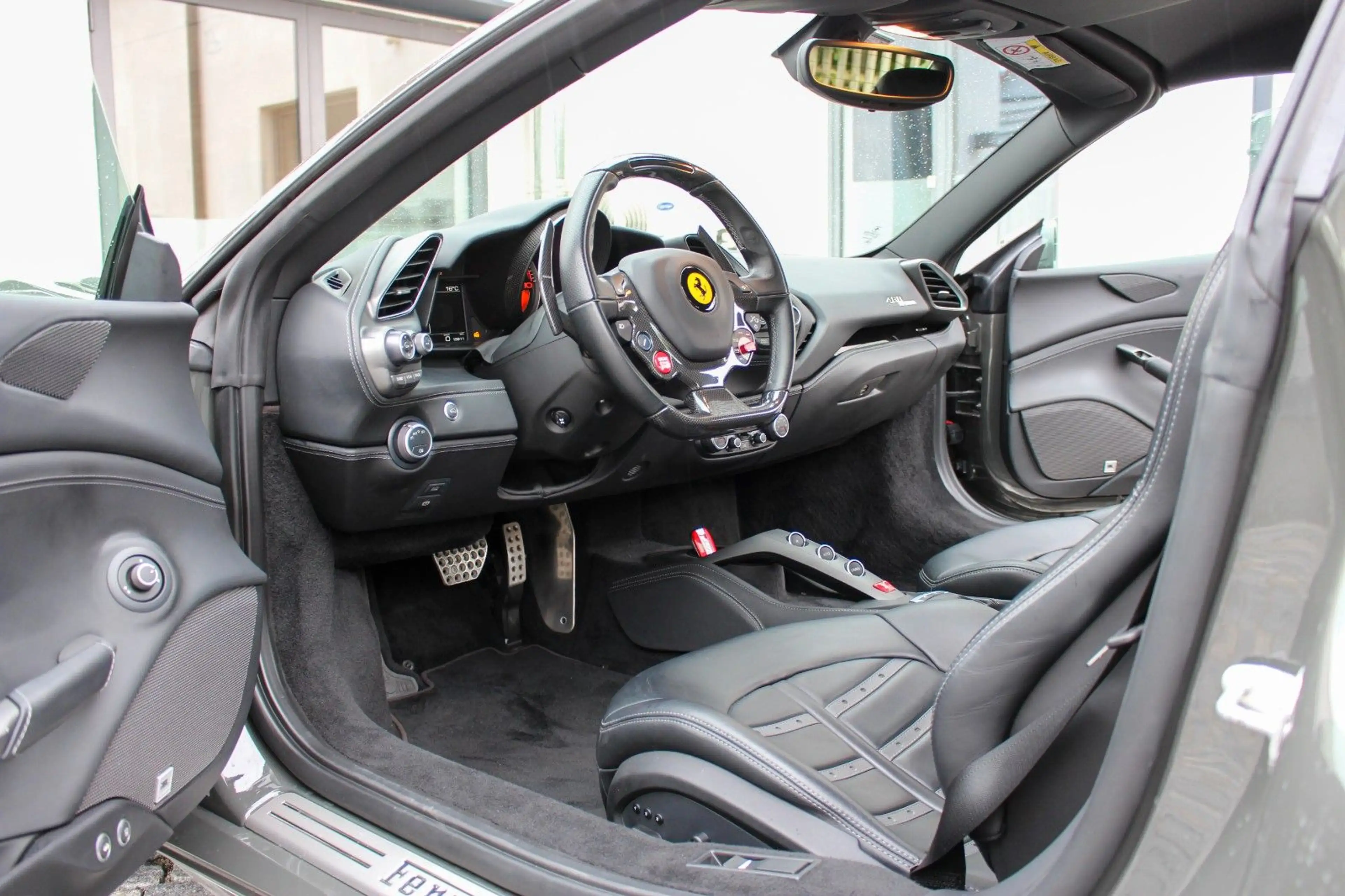 Ferrari 488 / LIFT / DAYTONA / LED LENKRAD / GARA — photo 9