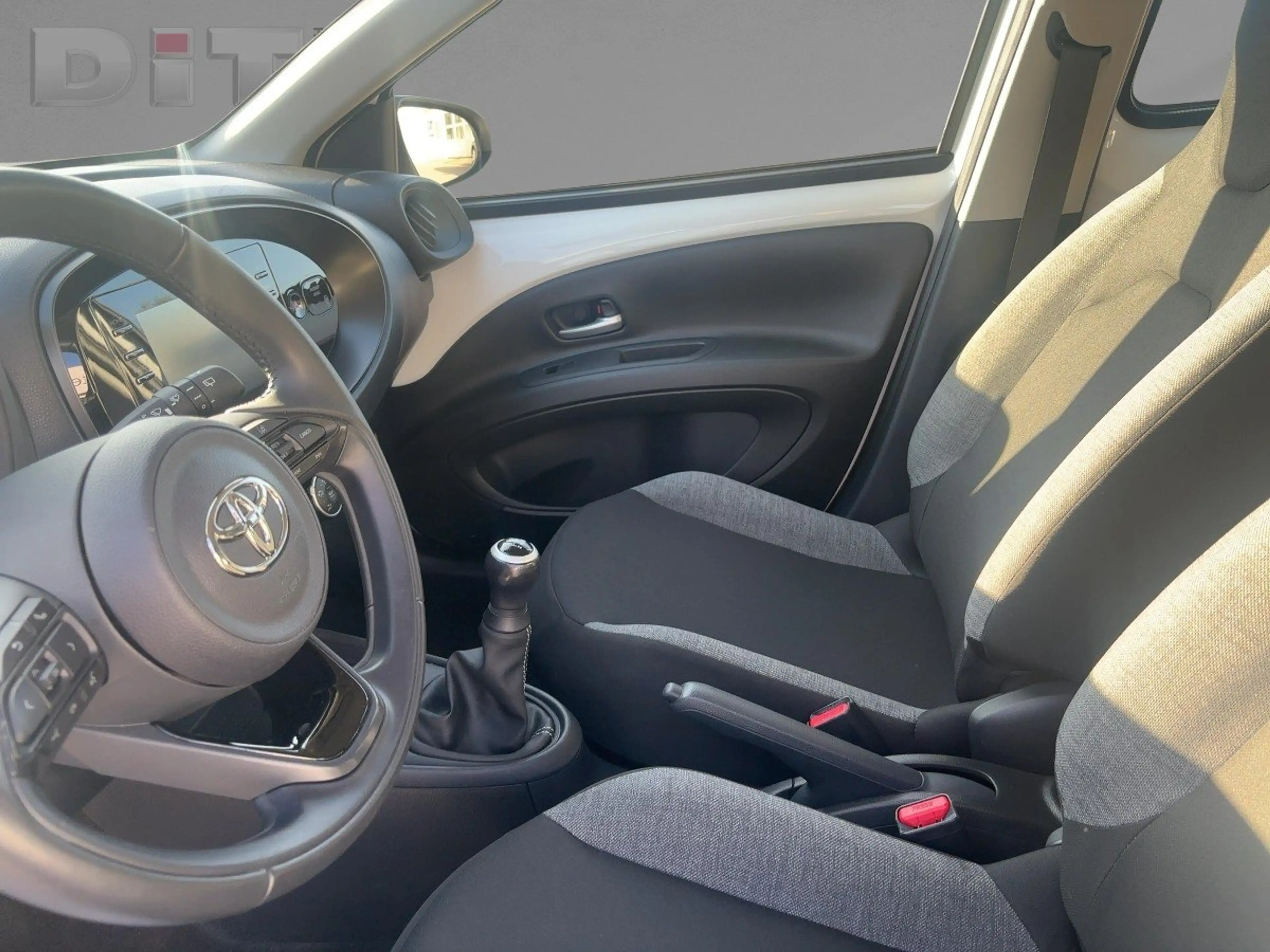 Toyota Aygo X 1.0 Play AplleCarPlay Klima Kamera — photo 10