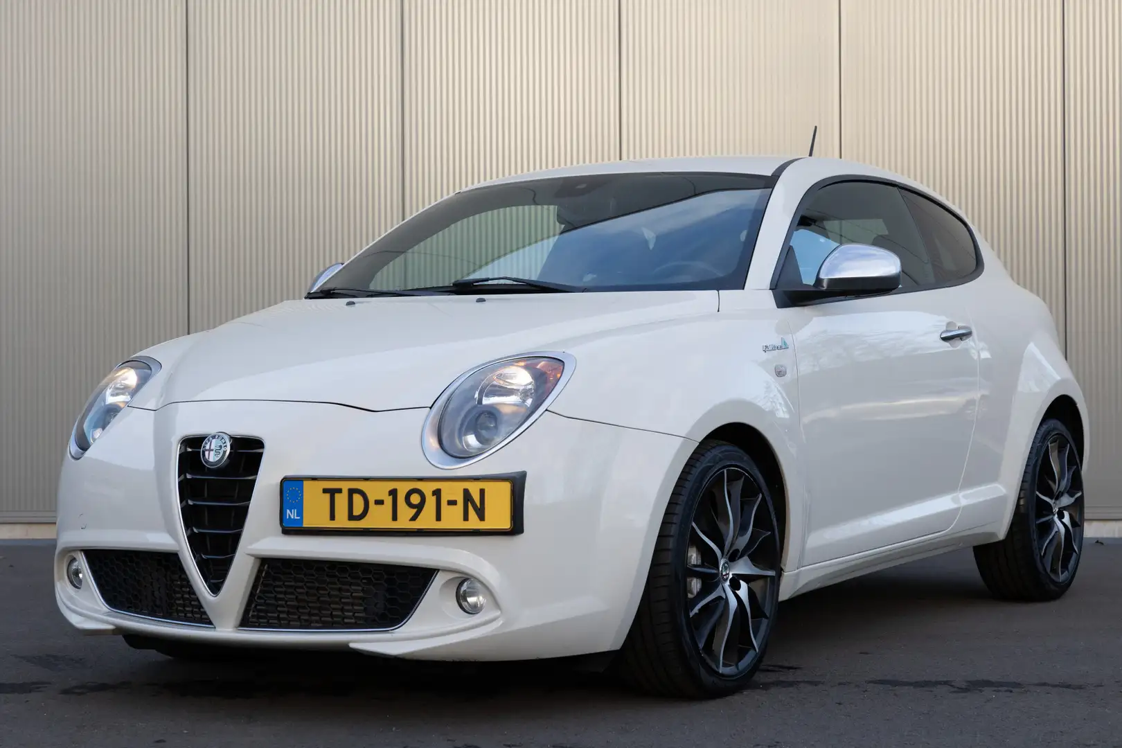 Alfa Romeo MiTo 1.4 T Distinctive | 140 PK | CLIMATE | NAVI Weiß - 1