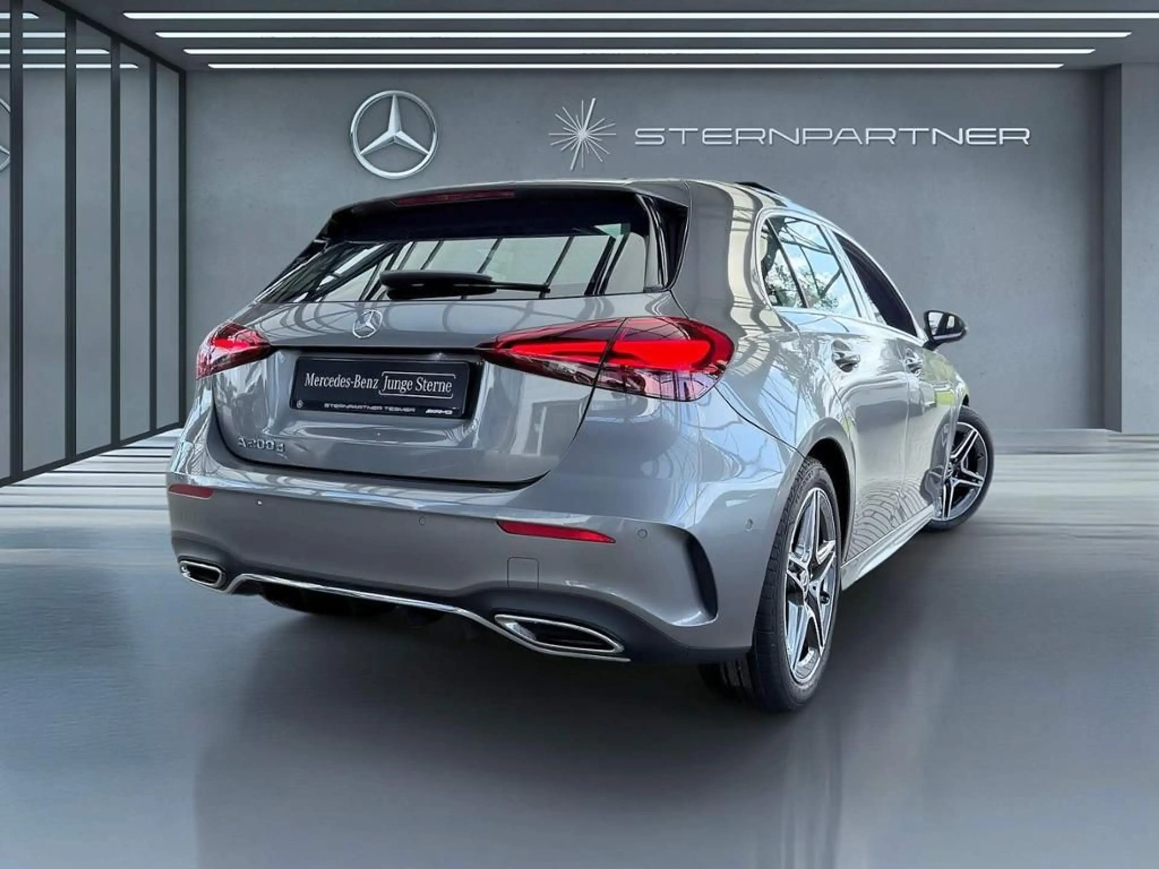 Mercedes-Benz A 200 d AMG, Pano, KEYLESS, CarPlay, Ambienteb. — photo 3