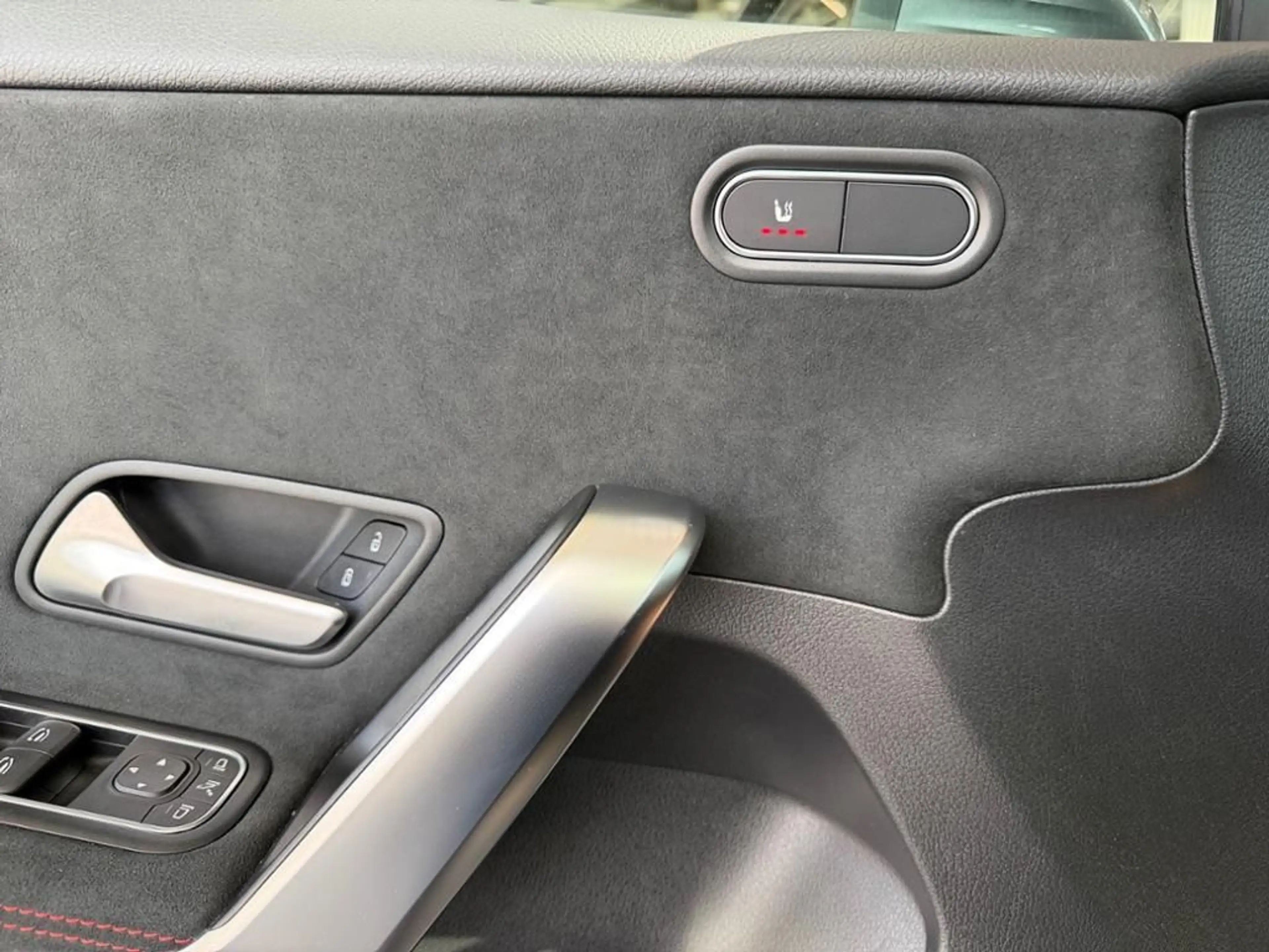 Mercedes-Benz A 200 d AMG, Pano, KEYLESS, CarPlay, Ambienteb. — photo 11