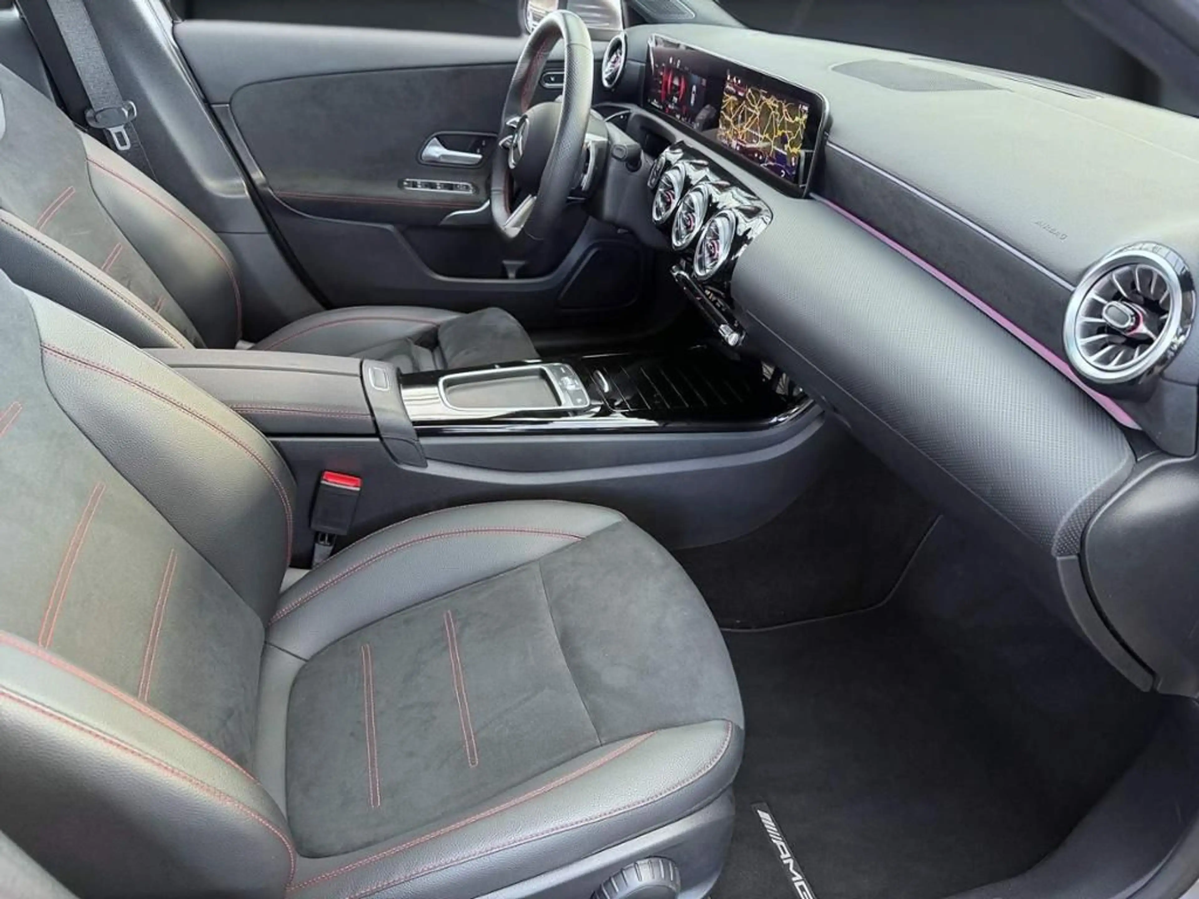 Mercedes-Benz A 200 d AMG, Pano, KEYLESS, CarPlay, Ambienteb. — photo 6