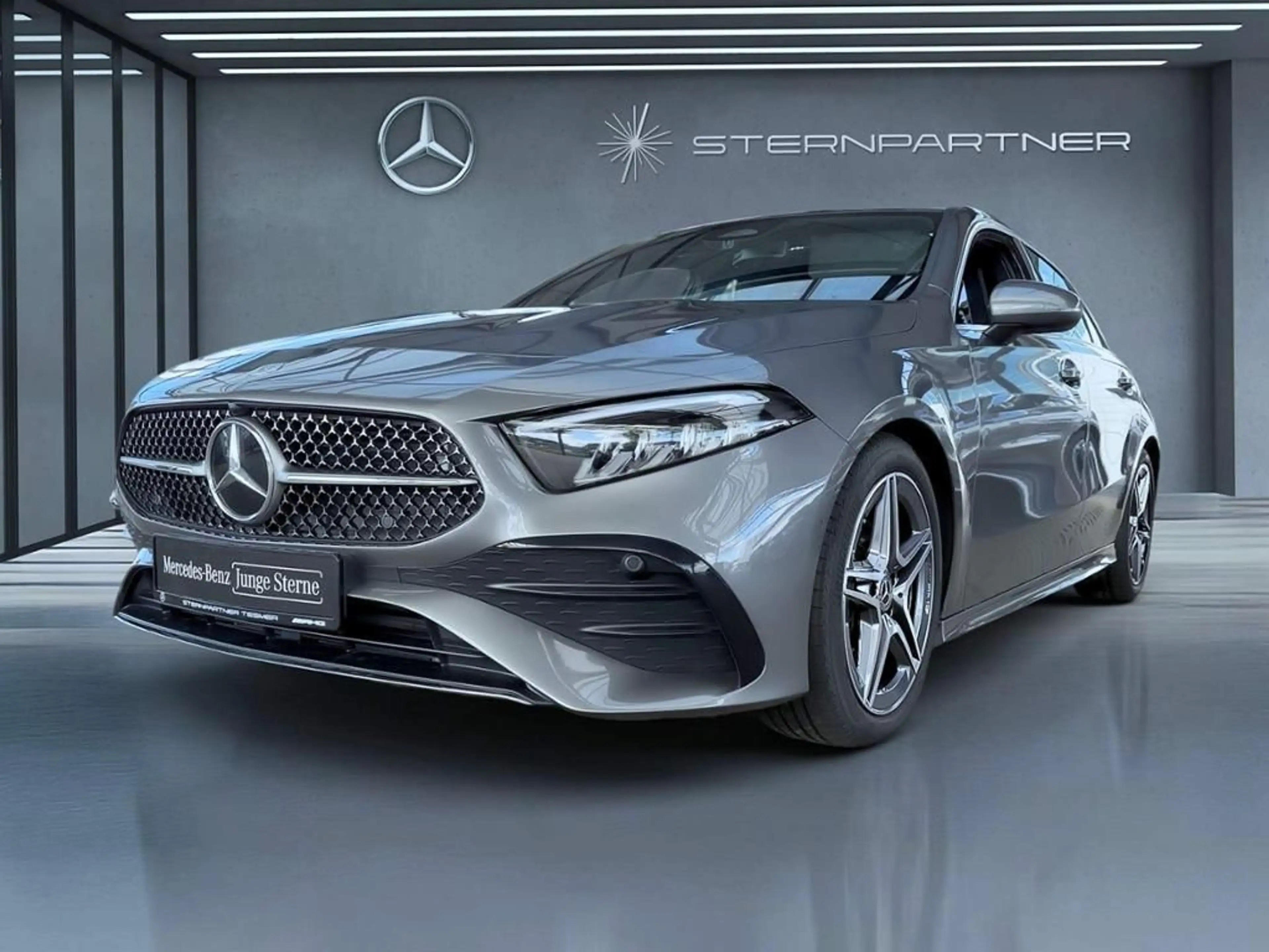 Mercedes-Benz A 200 d AMG, Pano, KEYLESS, CarPlay, Ambienteb.