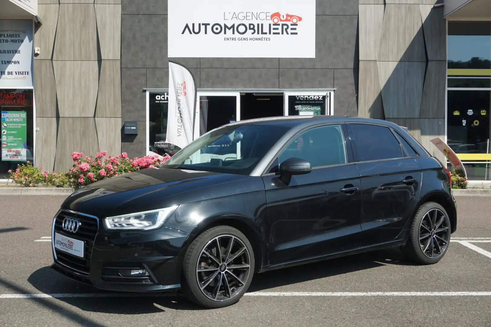 Audi A1 Sportback 1.6 TDI 116 ch Ambition Luxe Zwart - 1