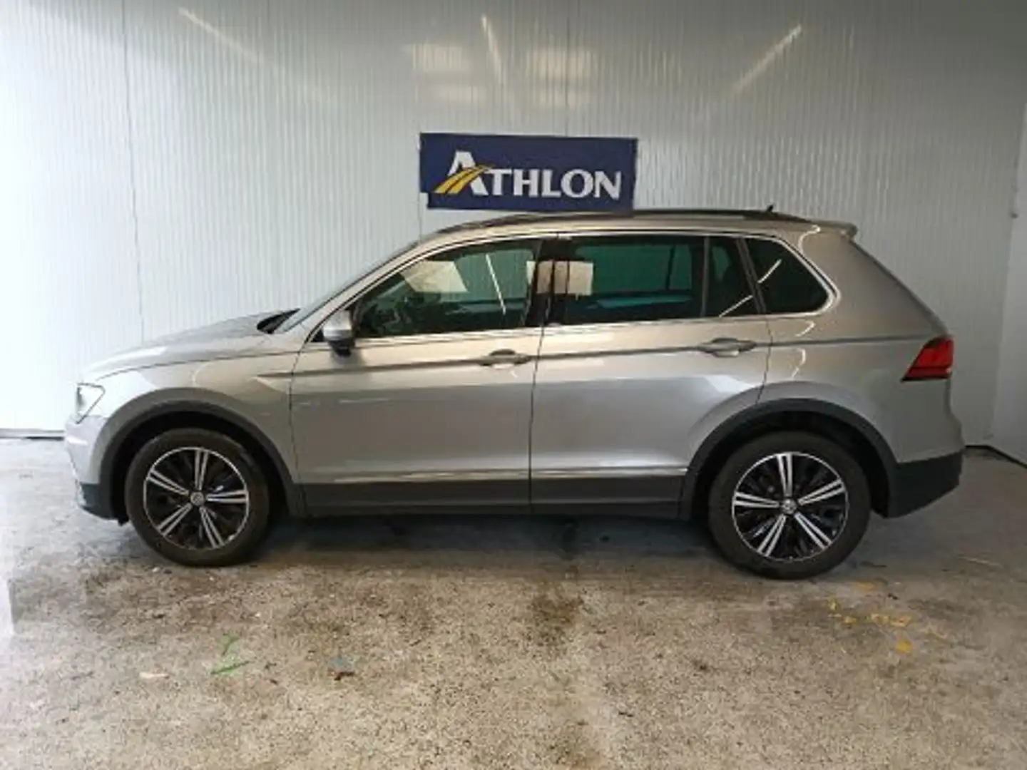 Volkswagen Tiguan 2.0TDI Advance 110kW Grau - 2