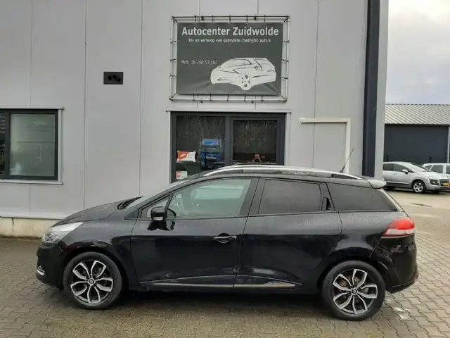 Renault Clio view 2