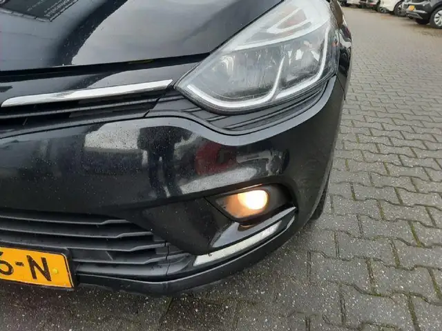 Renault Clio view 8