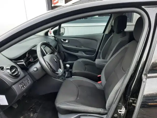 Renault Clio view 9