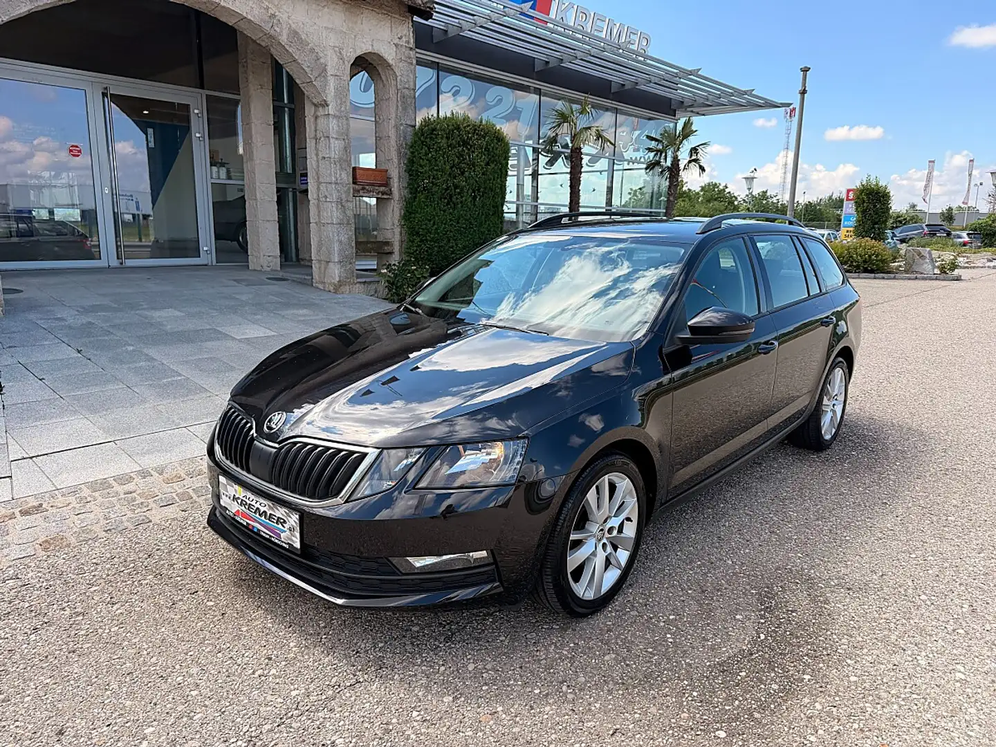 Skoda Octavia Combi 1,6 TDI Ambition DSG Schwarz - 2