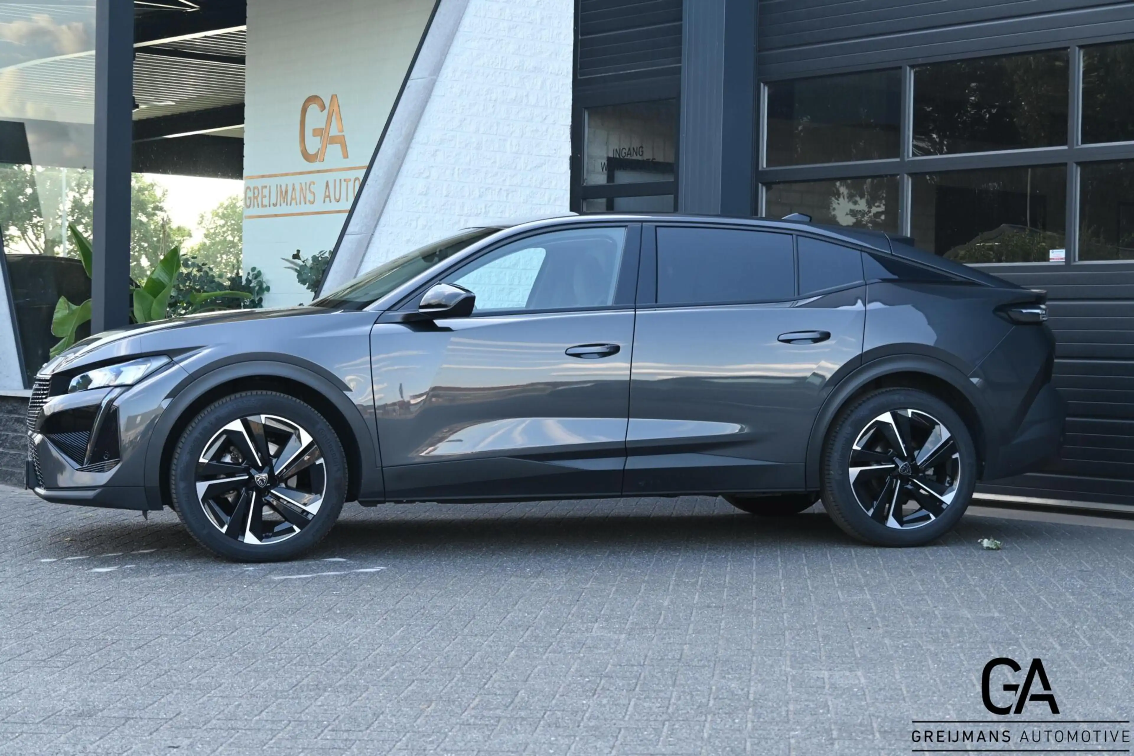 Peugeot 408 1.2 PureTech Allure Pack 130 EAT8 — photo 8