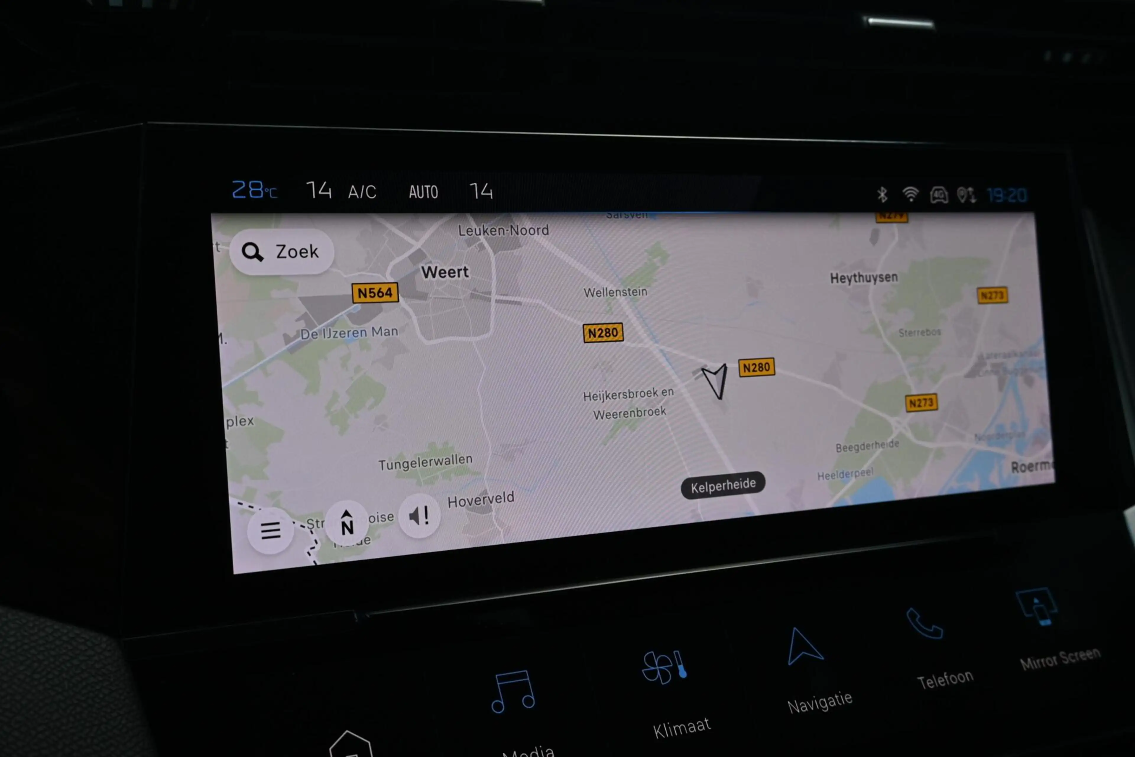 Peugeot 408 1.2 PureTech Allure Pack 130 EAT8 — photo 15
