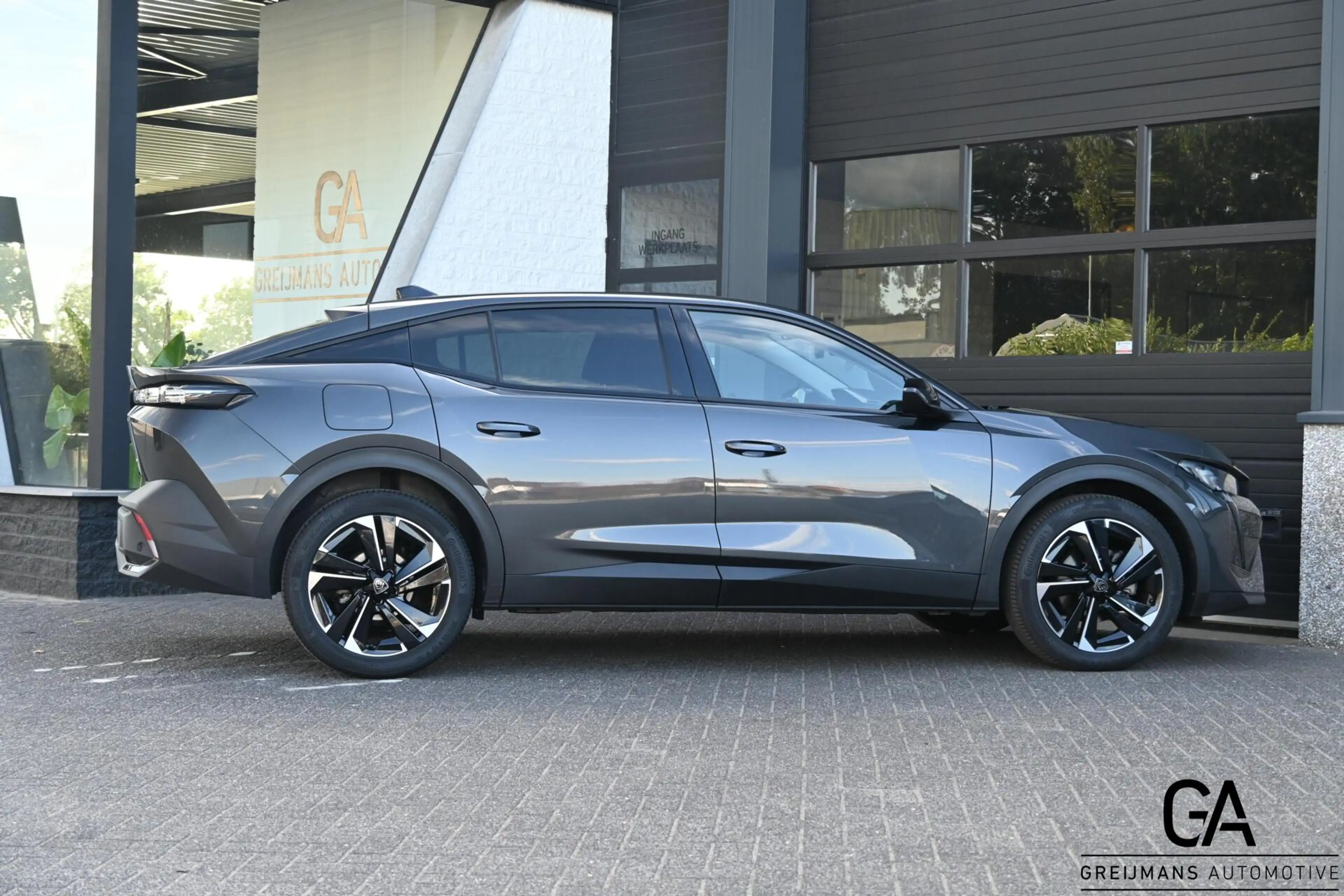 Peugeot 408 1.2 PureTech Allure Pack 130 EAT8 — photo 9