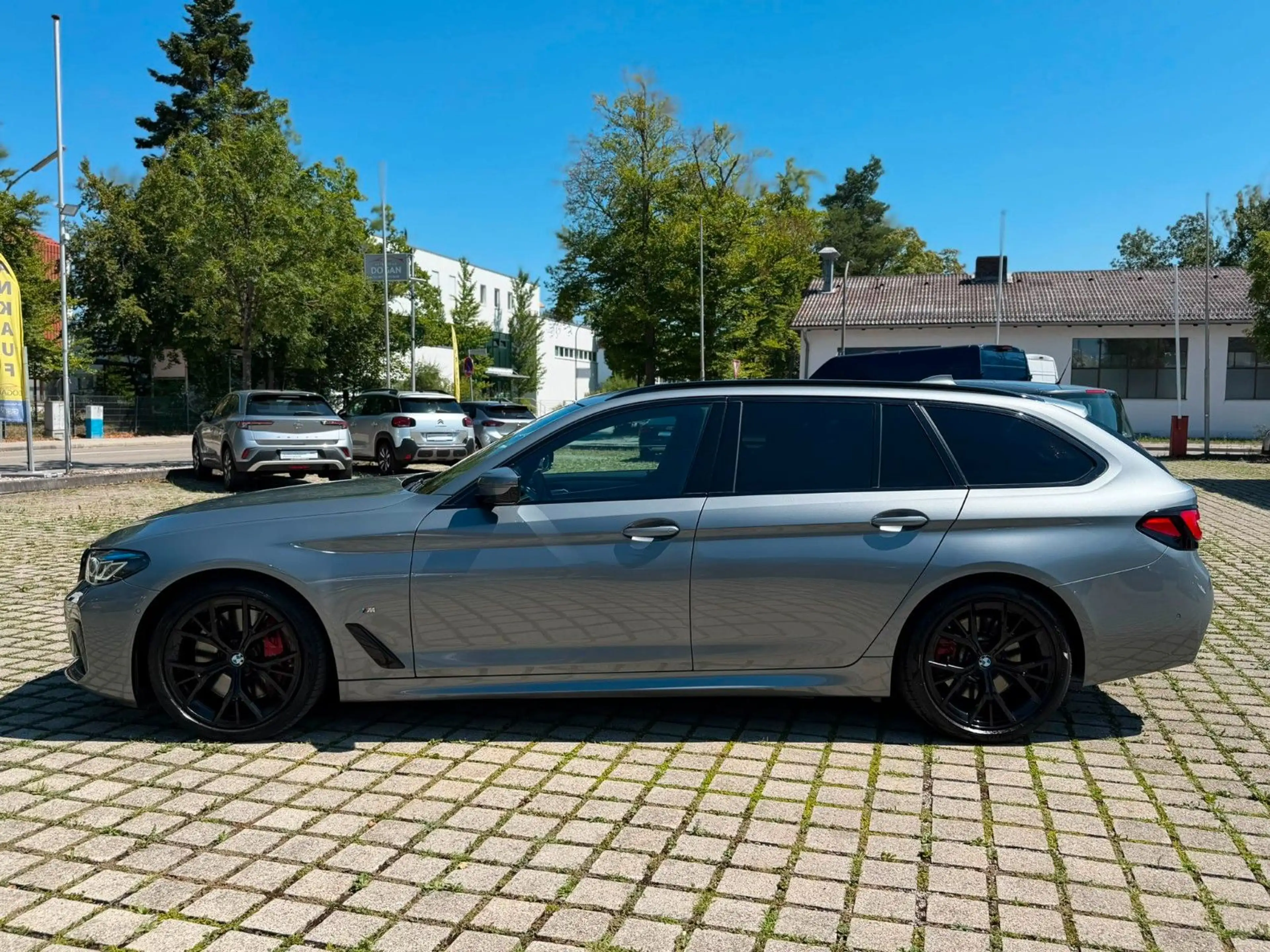 BMW 530 G31 Facelift Touring 530d M Sport M-paket — photo 8