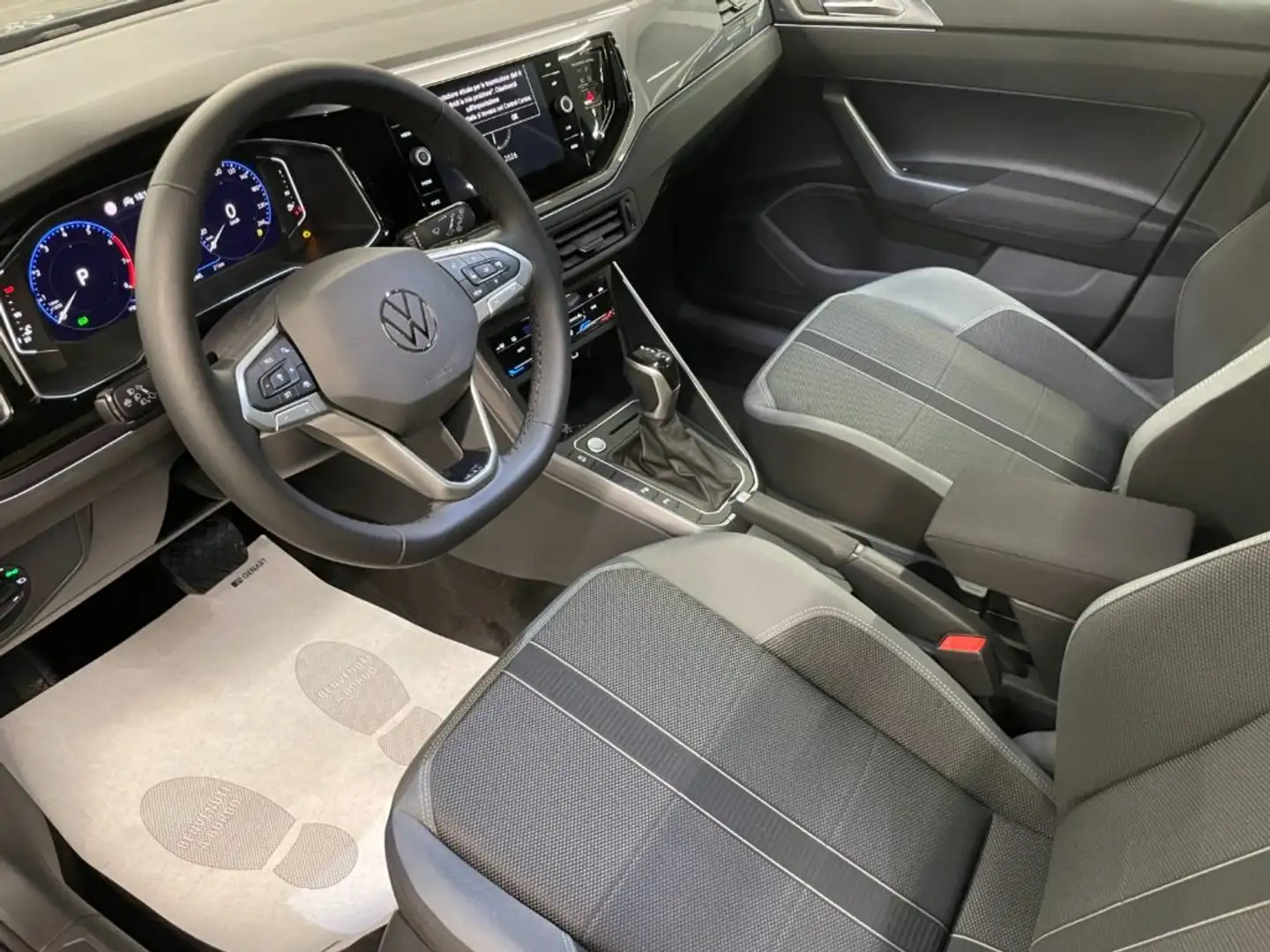 Volkswagen Polo 1.0 TSI 95 CV DSG Style KM0 MY 26 Grau - 2