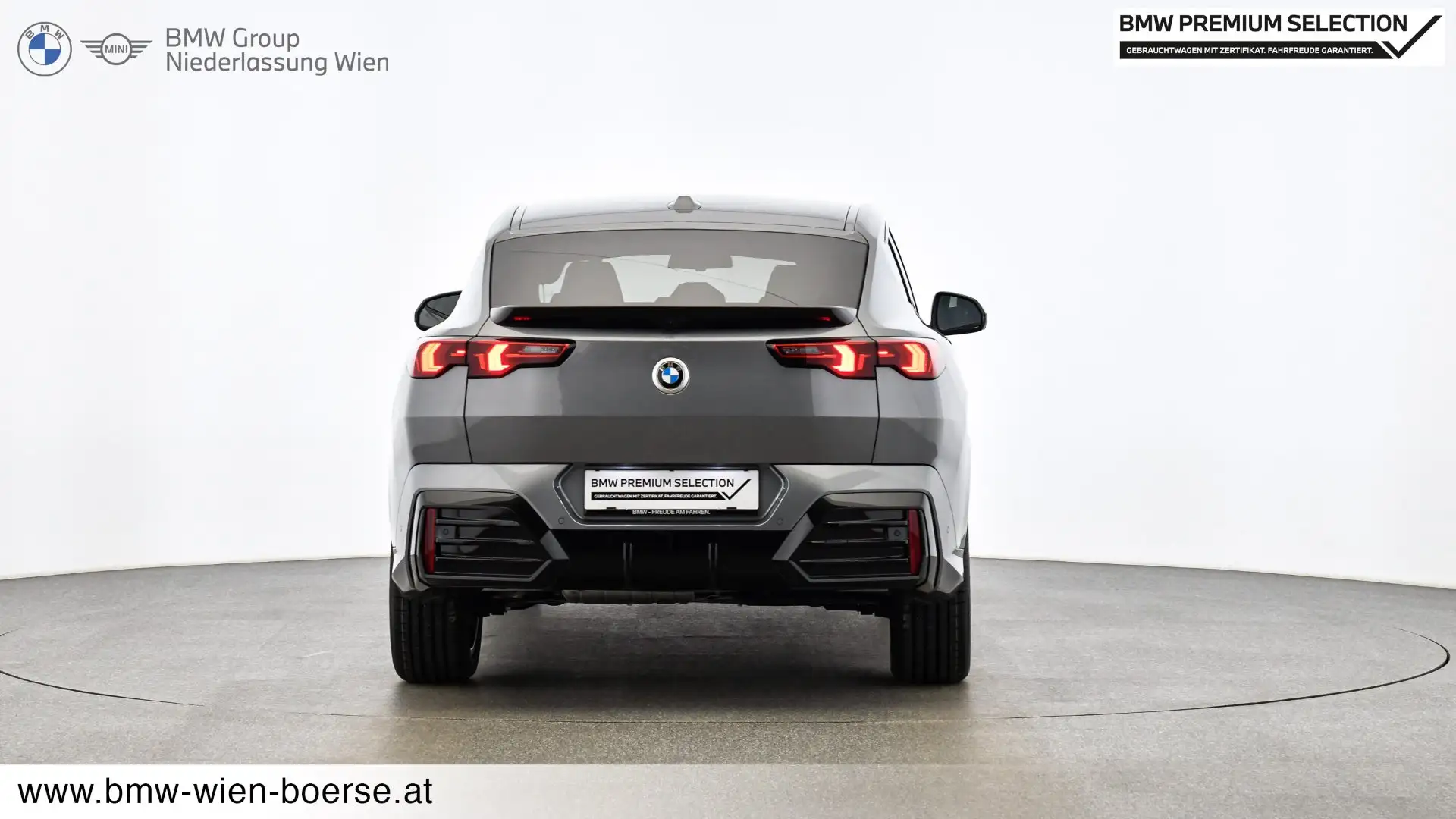 BMW X2 sDrive18d Grau - 2