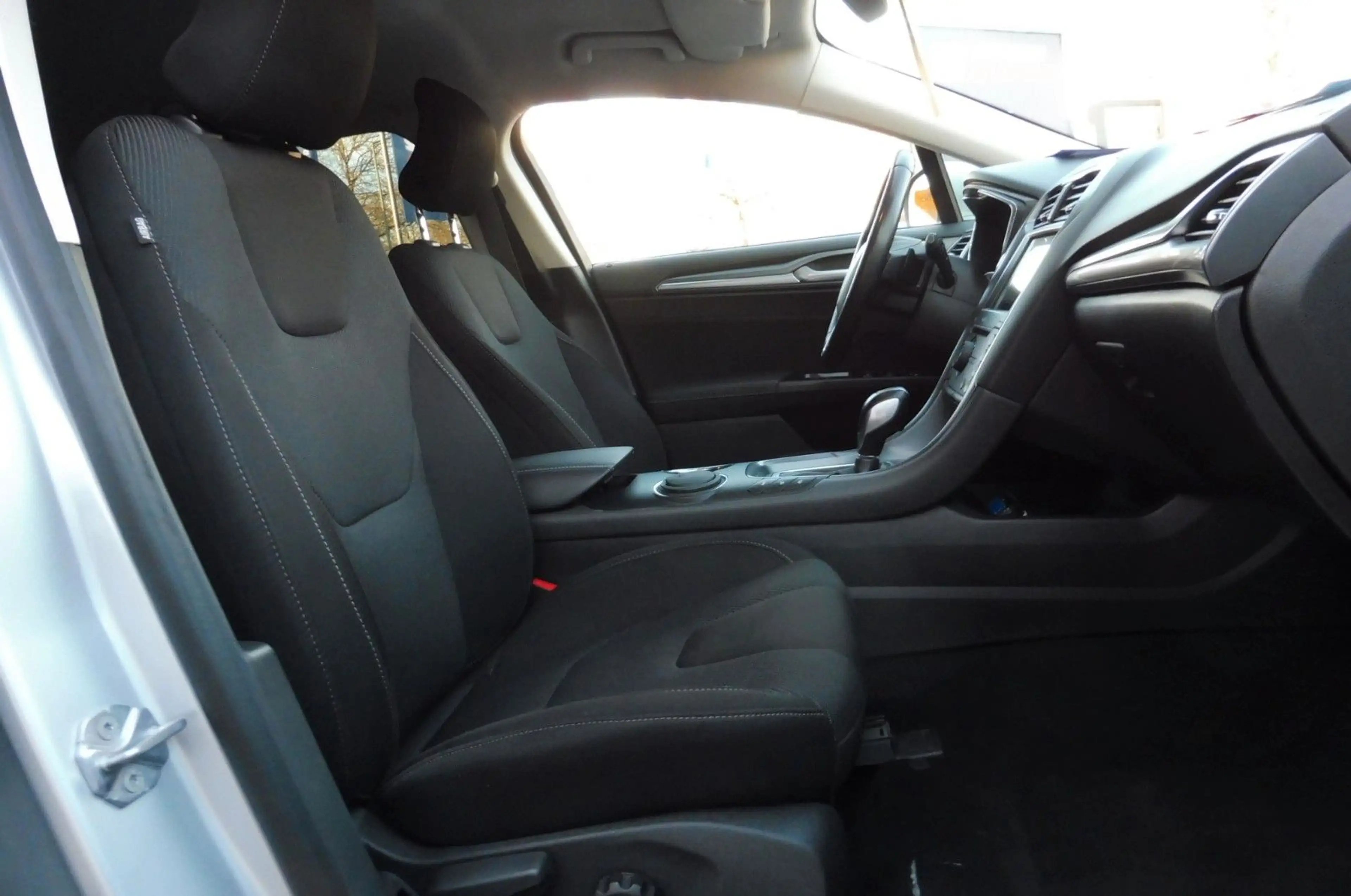 Ford Mondeo Turnier Titanium — photo 13