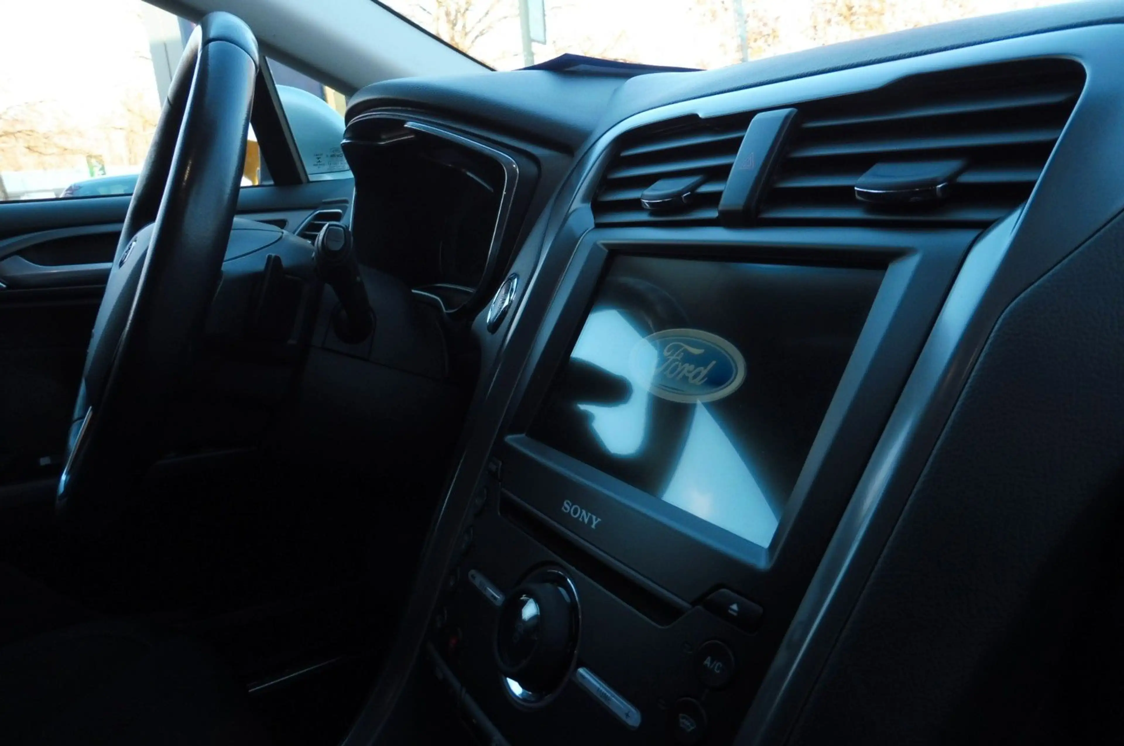 Ford Mondeo Turnier Titanium — photo 11