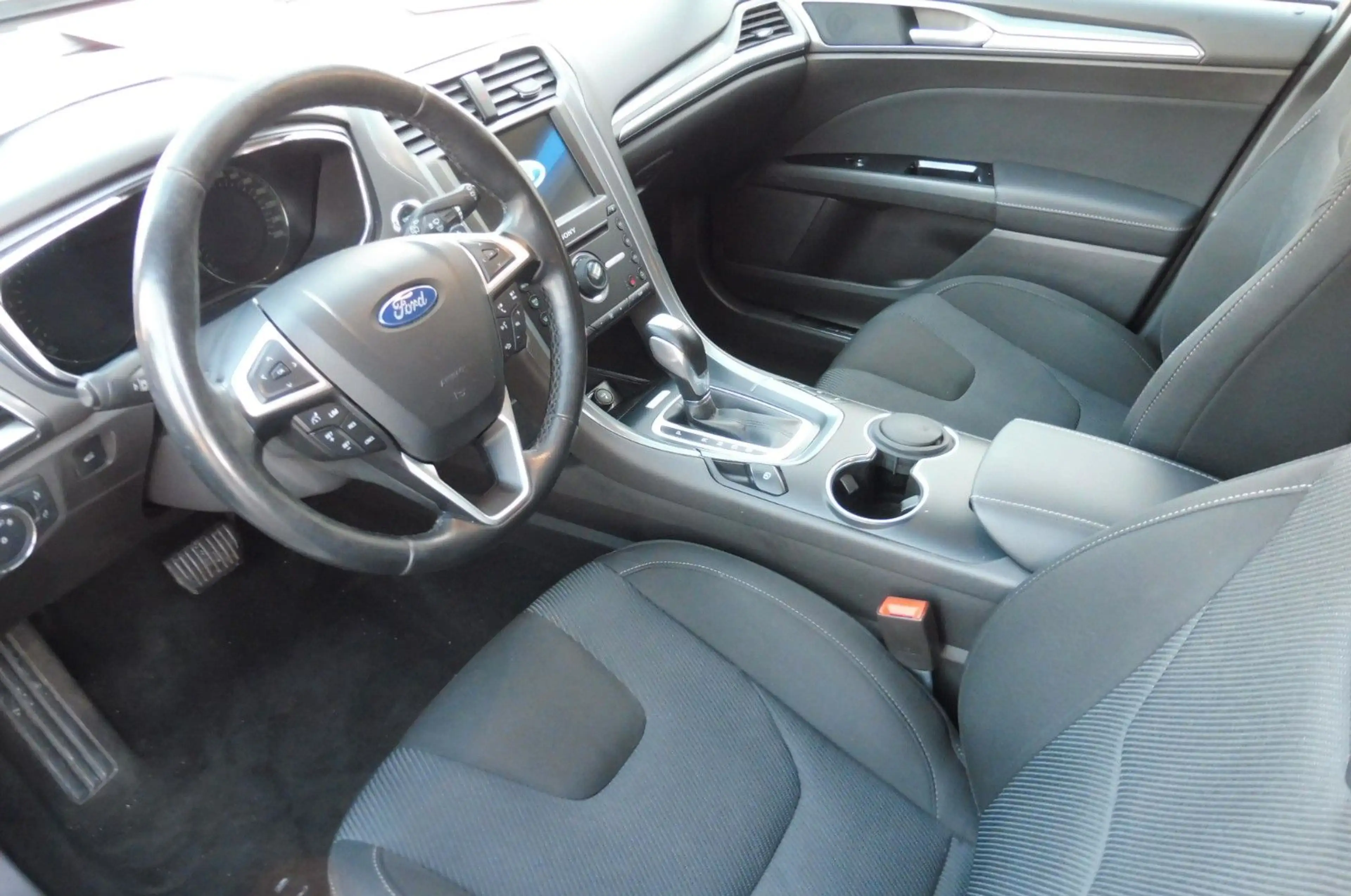Ford Mondeo Turnier Titanium — photo 6