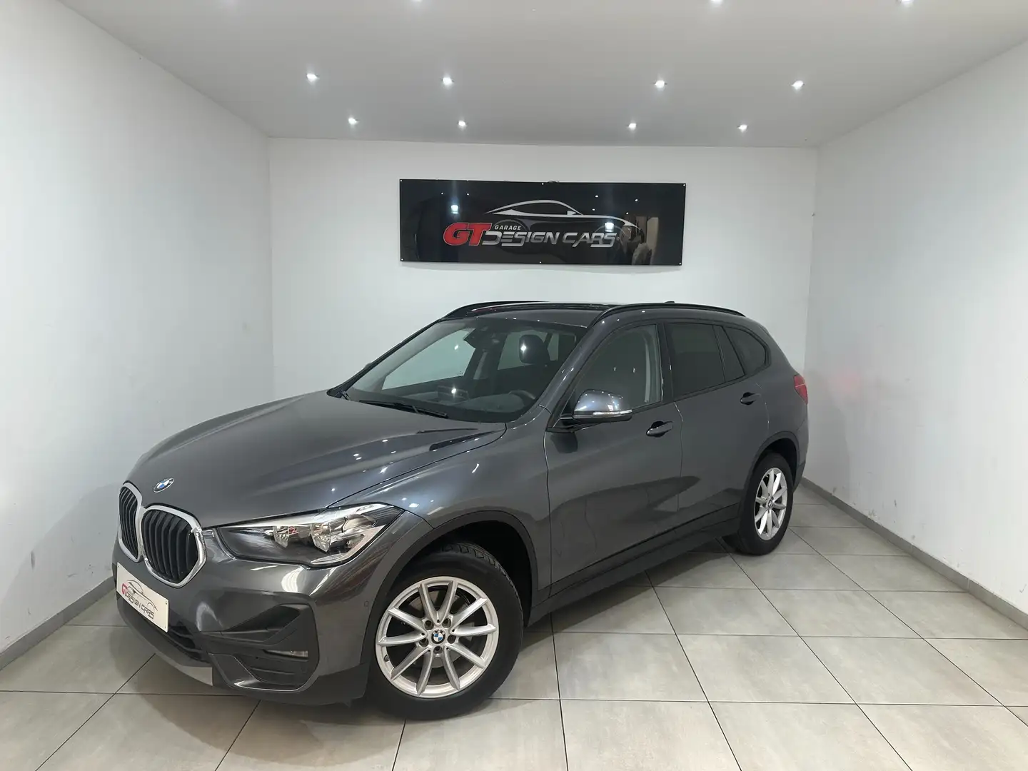 BMW X1 2.0 d xDrive18 **GARANTIE 12 MOIS*LED*GPS*CAMERA* Grijs - 2