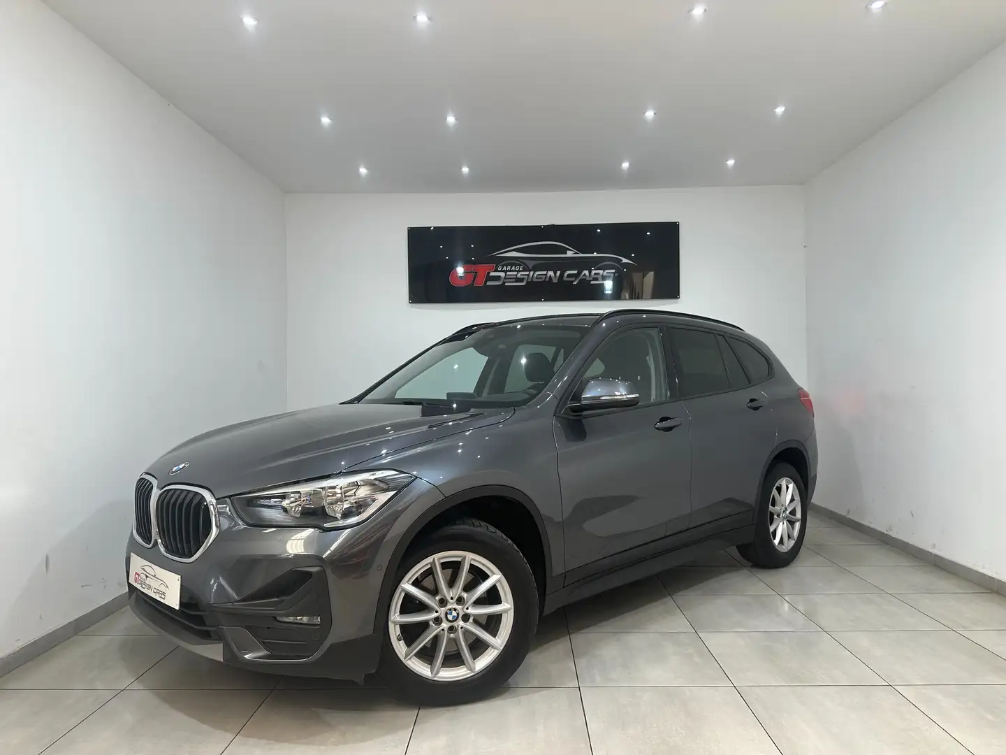 BMW X1 2.0 d xDrive18 **GARANTIE 12 MOIS*LED*GPS*CAMERA* Grijs - 1